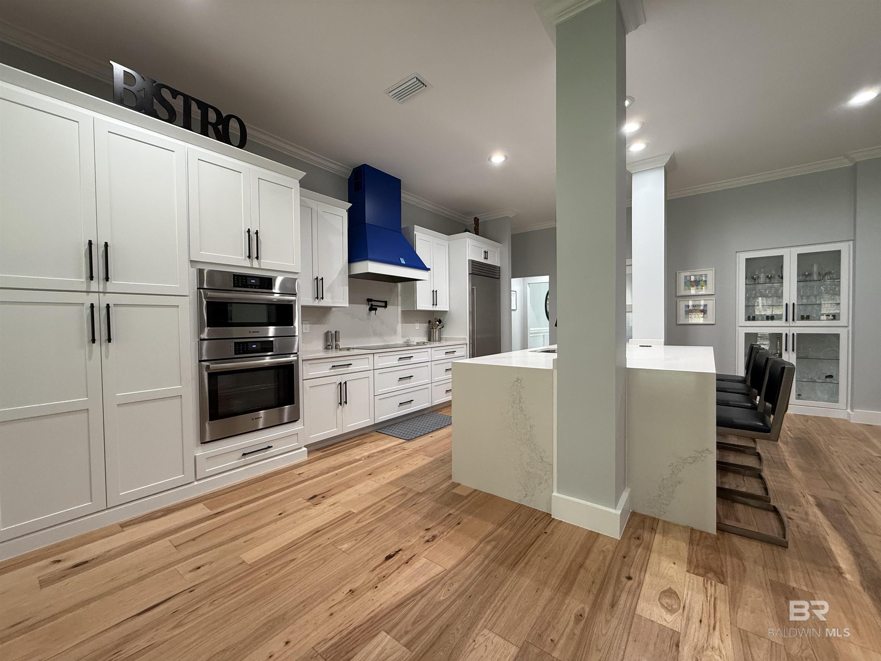 https://zimg.paragon.ice.com/ParagonImages/Property/PG/BCAR/398123/26/0/0/1f6b05bb6fbb63e32552d3a47c6d9c7c/7/7a10c22af84a843d8793574d79cea7b4/398123-41a20575-4655-43a5-bcd0-66d779fedd70.JPG