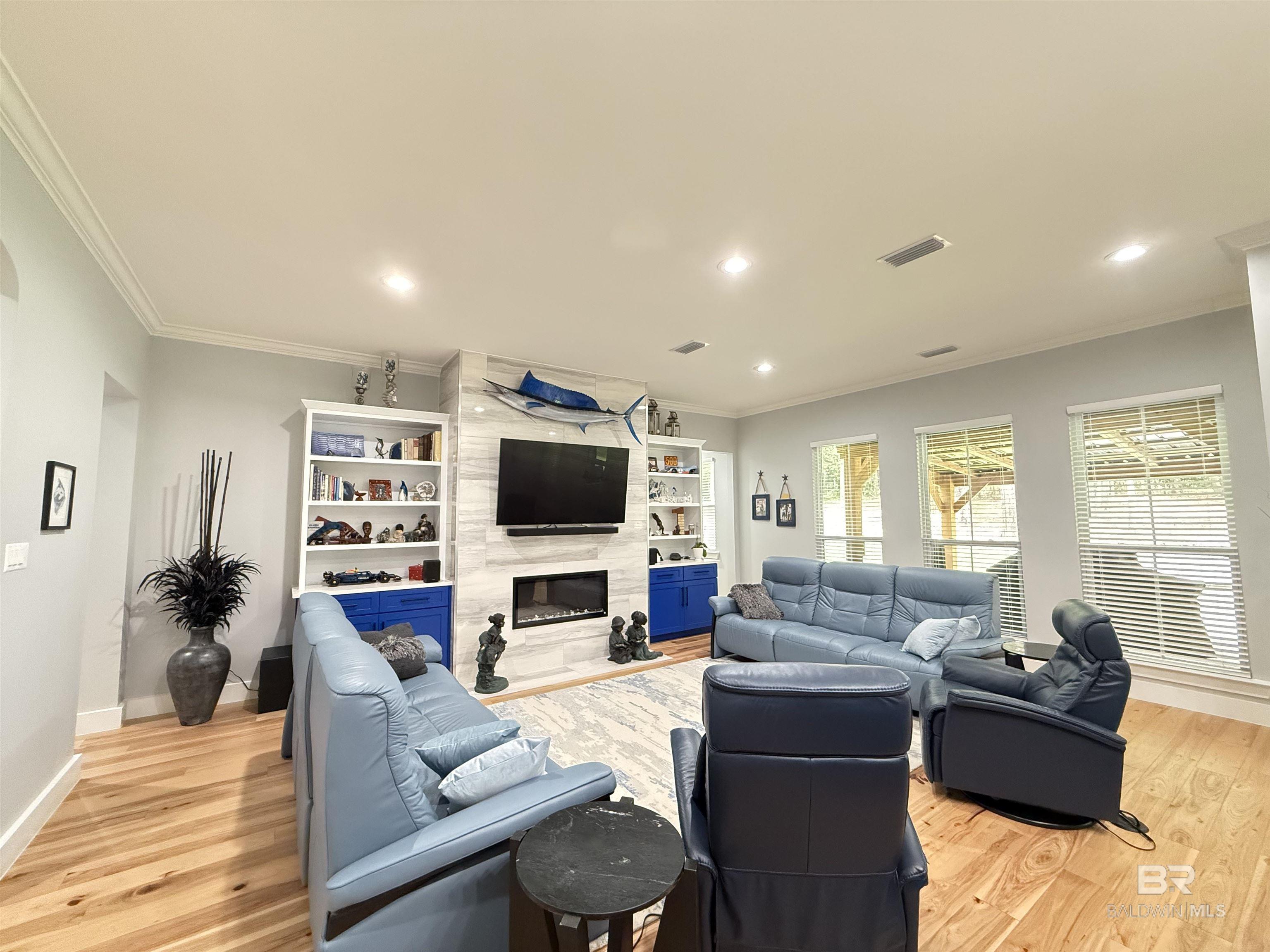 https://zimg.paragon.ice.com/ParagonImages/Property/PG/BCAR/398123/27/0/0/f49df622a2c6b311147e05e691bb5701/7/7a10c22af84a843d8793574d79cea7b4/398123-ec36b464-951b-469b-8040-7456f4e62ba0.JPG