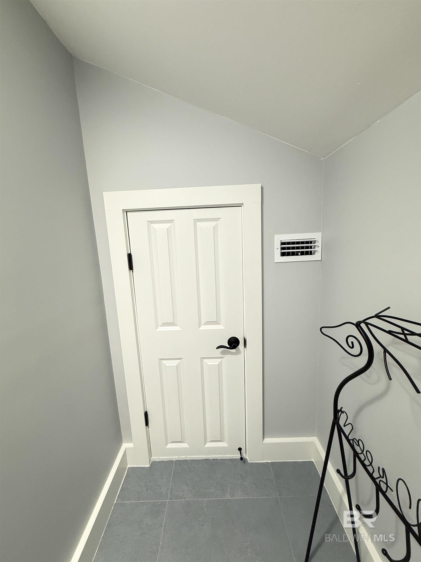 https://zimg.paragon.ice.com/ParagonImages/Property/PG/BCAR/398123/68/0/0/06617dc43132d4d942305b3b792e6bf3/7/7a10c22af84a843d8793574d79cea7b4/398123-aa7bb830-7932-4bba-abf2-326dadecd7fe.JPG