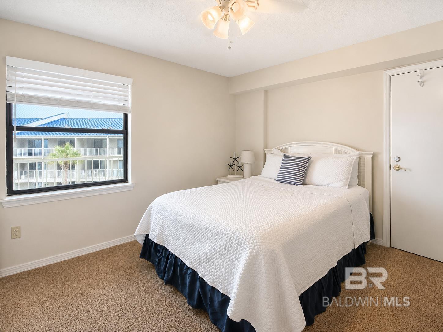 https://zimg.paragon.ice.com/ParagonImages/Property/PG/BCAR/398136/18/0/0/847a754d5c0b129c5631d2a45ba01615/7/573fba469fb9a4c469941a1174d67702/398136-65508546-97c8-48d3-bc2d-93eedbf06ea2.JPG