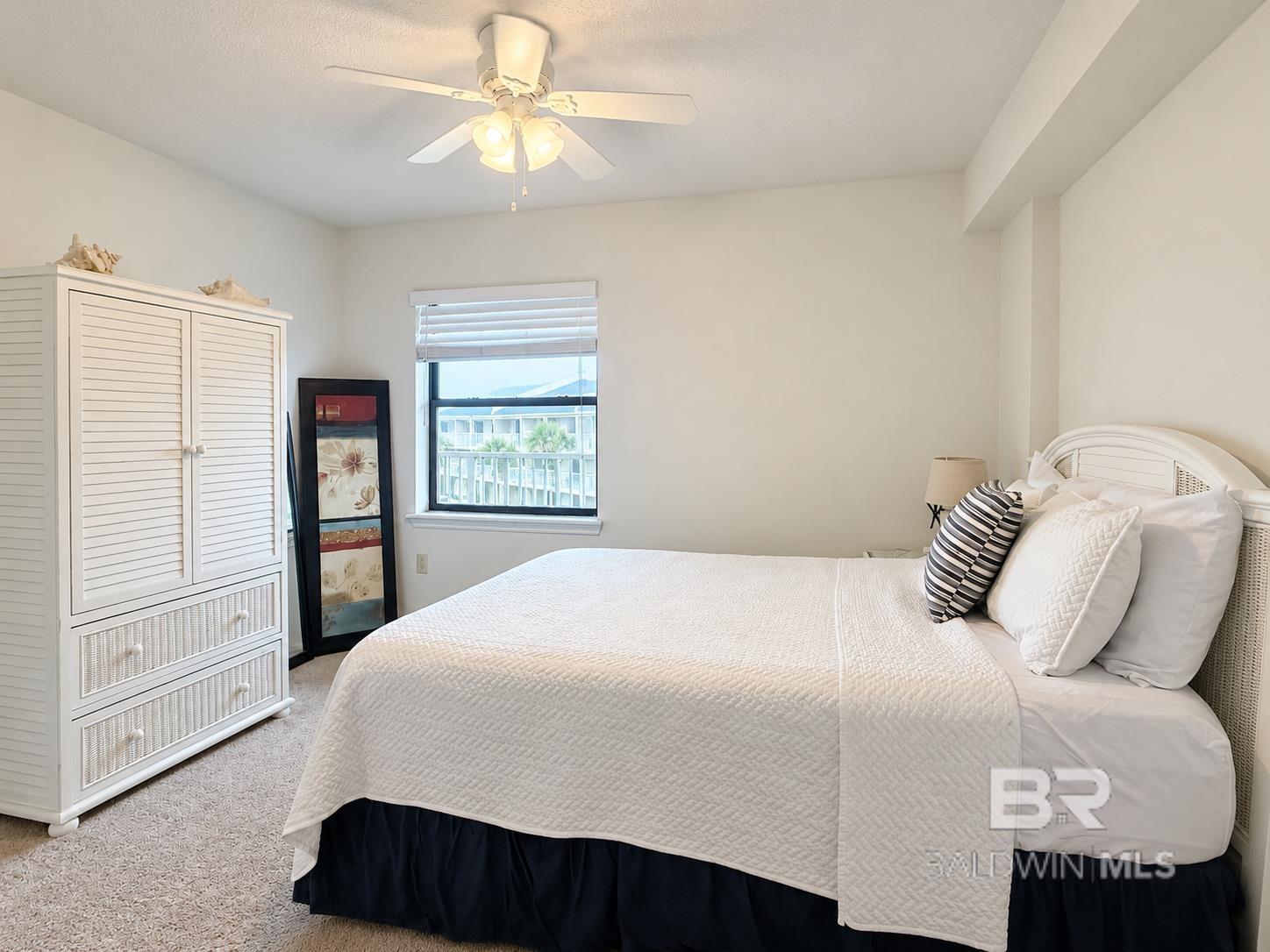 https://zimg.paragon.ice.com/ParagonImages/Property/PG/BCAR/398136/19/0/0/69f21327c15e0dd4ea655b9f0040600f/7/573fba469fb9a4c469941a1174d67702/398136-eeca83fe-5f9b-4fea-bc55-4d8bf795f10d.JPG