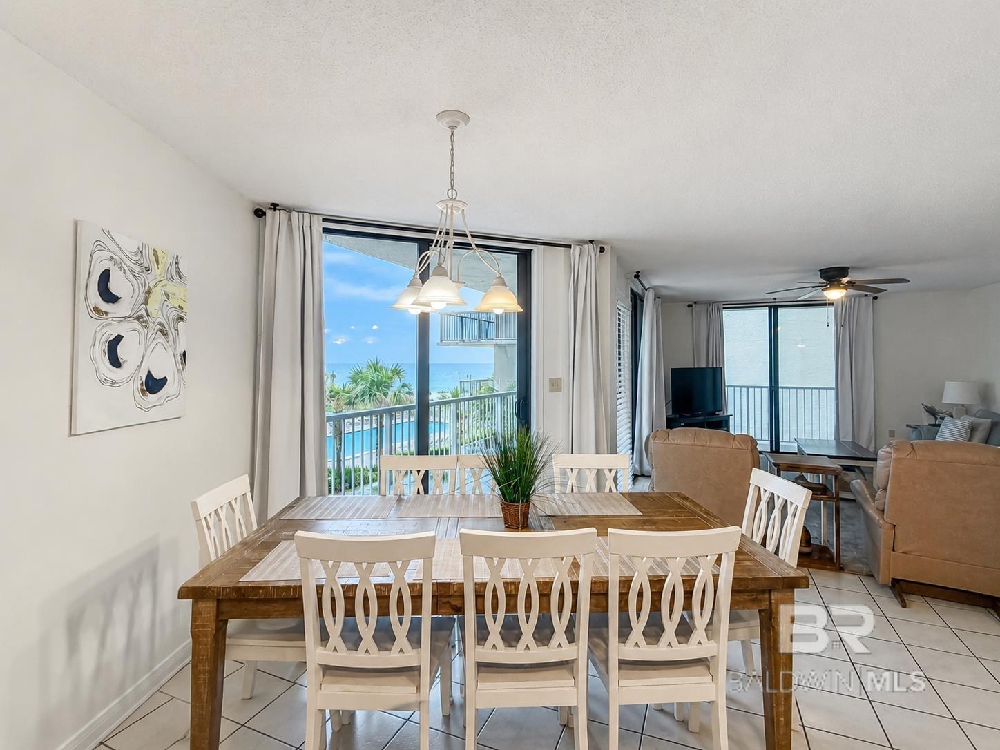 https://zimg.paragon.ice.com/ParagonImages/Property/PG/BCAR/398136/9/0/0/2c90db7b9188184c3b390261fffd5491/7/573fba469fb9a4c469941a1174d67702/398136-f11e6e55-1b88-4ef3-96e4-78d628975e1c.JPG