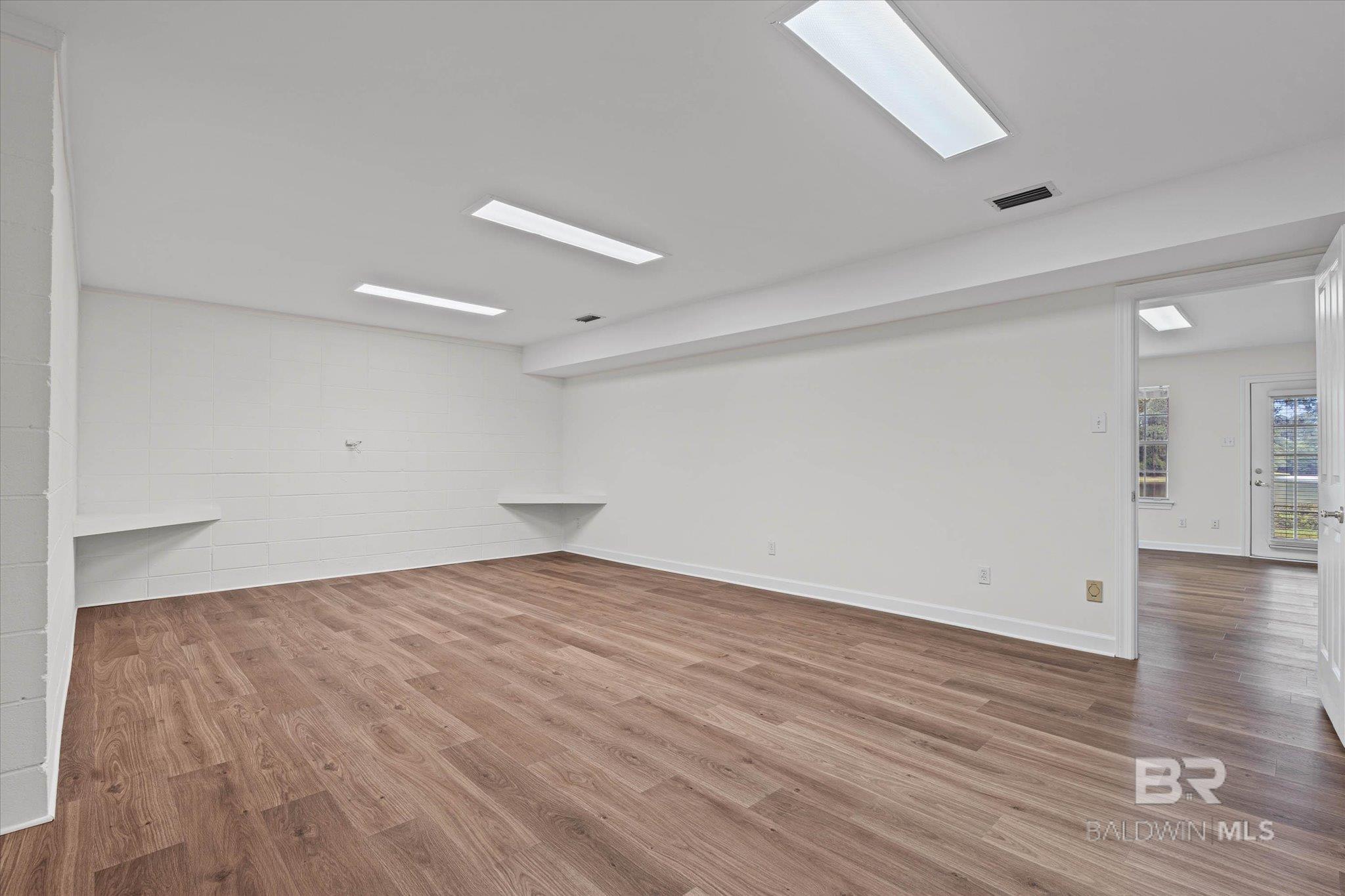 398151 | Photo 24