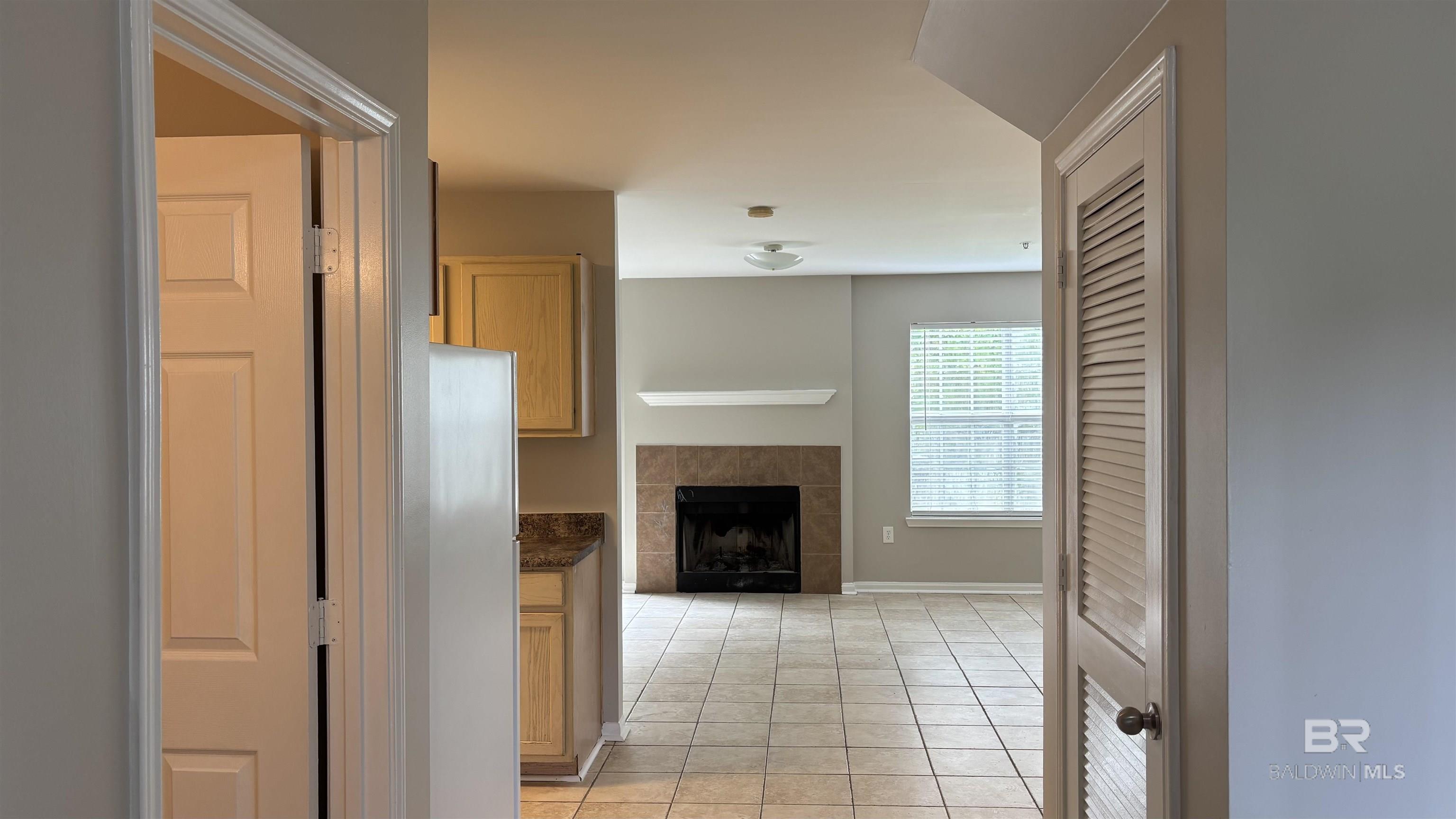 https://zimg.paragon.ice.com/ParagonImages/Property/PG/BCAR/398169/3/0/0/74c7af235deb8c33de7ccf7183261333/7/1fee097a66c5576b7a89c5d1e6135193/398169-9EA72F77-818E-436F-8EEC-593A027E95E3.JPG