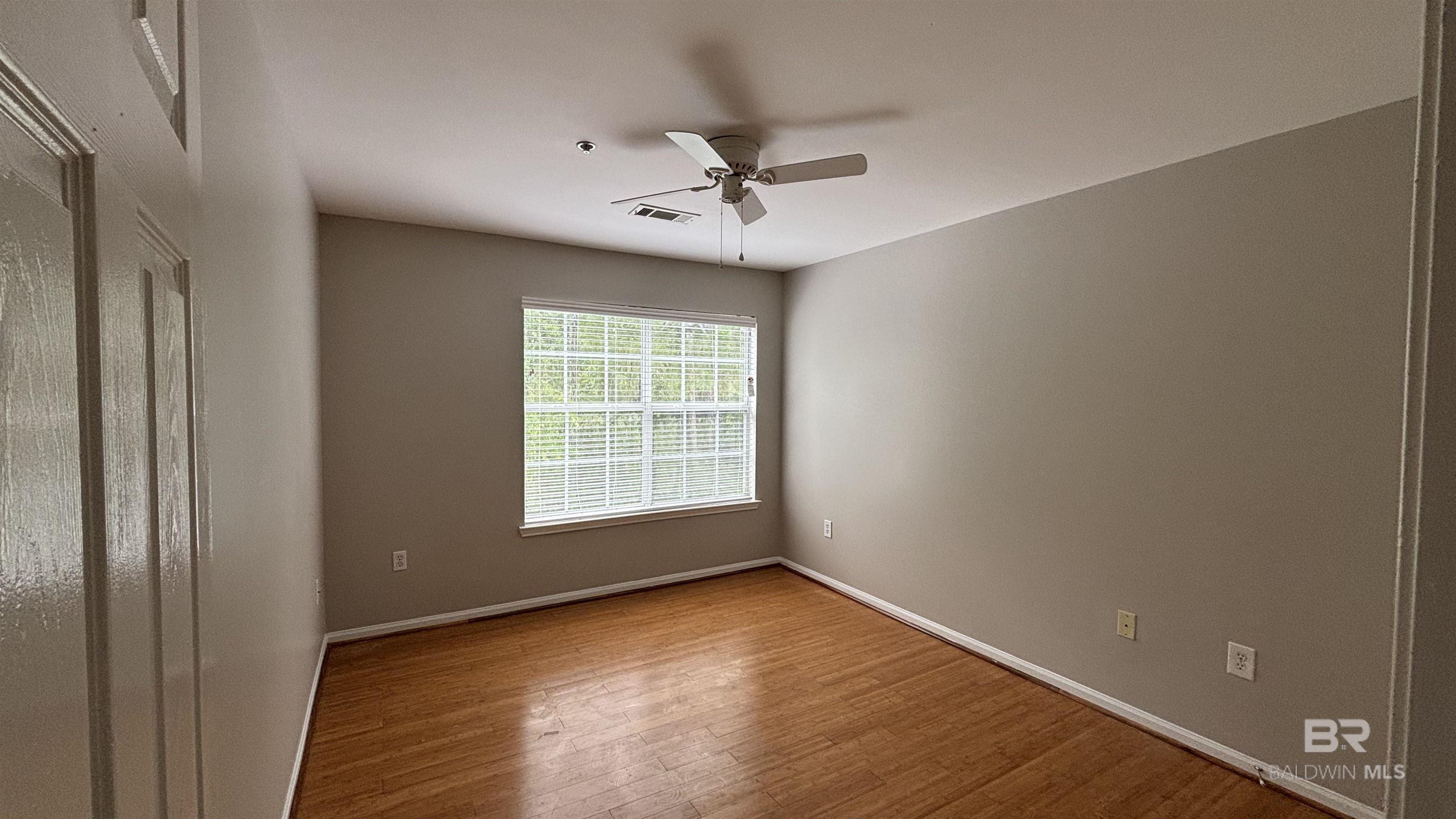 https://zimg.paragon.ice.com/ParagonImages/Property/PG/BCAR/398169/8/0/0/d879706410810d44186312a625f70bb8/7/1fee097a66c5576b7a89c5d1e6135193/398169-42413C71-E97B-4927-BC87-A246E637A3CF.JPG