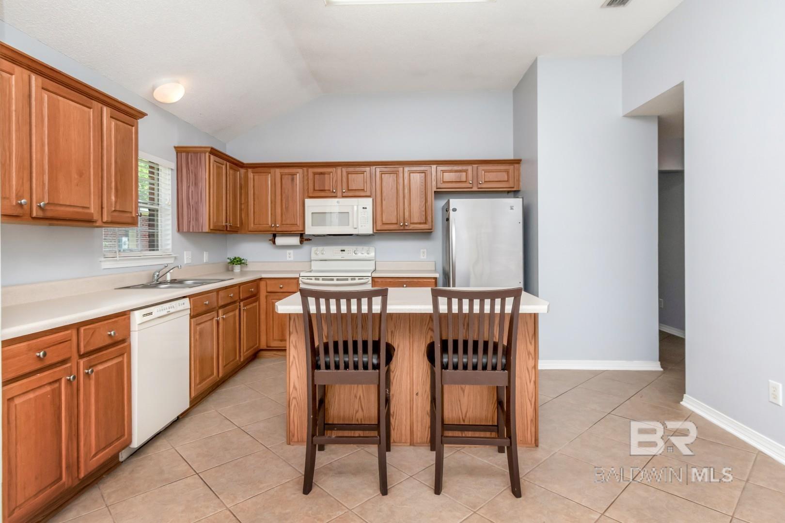 https://zimg.paragon.ice.com/ParagonImages/Property/PG/BCAR/398171/10/0/0/2d844f2774baaf024fb232cd6d2d6f71/7/929e5d3b78932efb884b18f0ff3881c8/398171-75e7f83c-b120-4e57-8fee-e22b6f5763b8.JPG