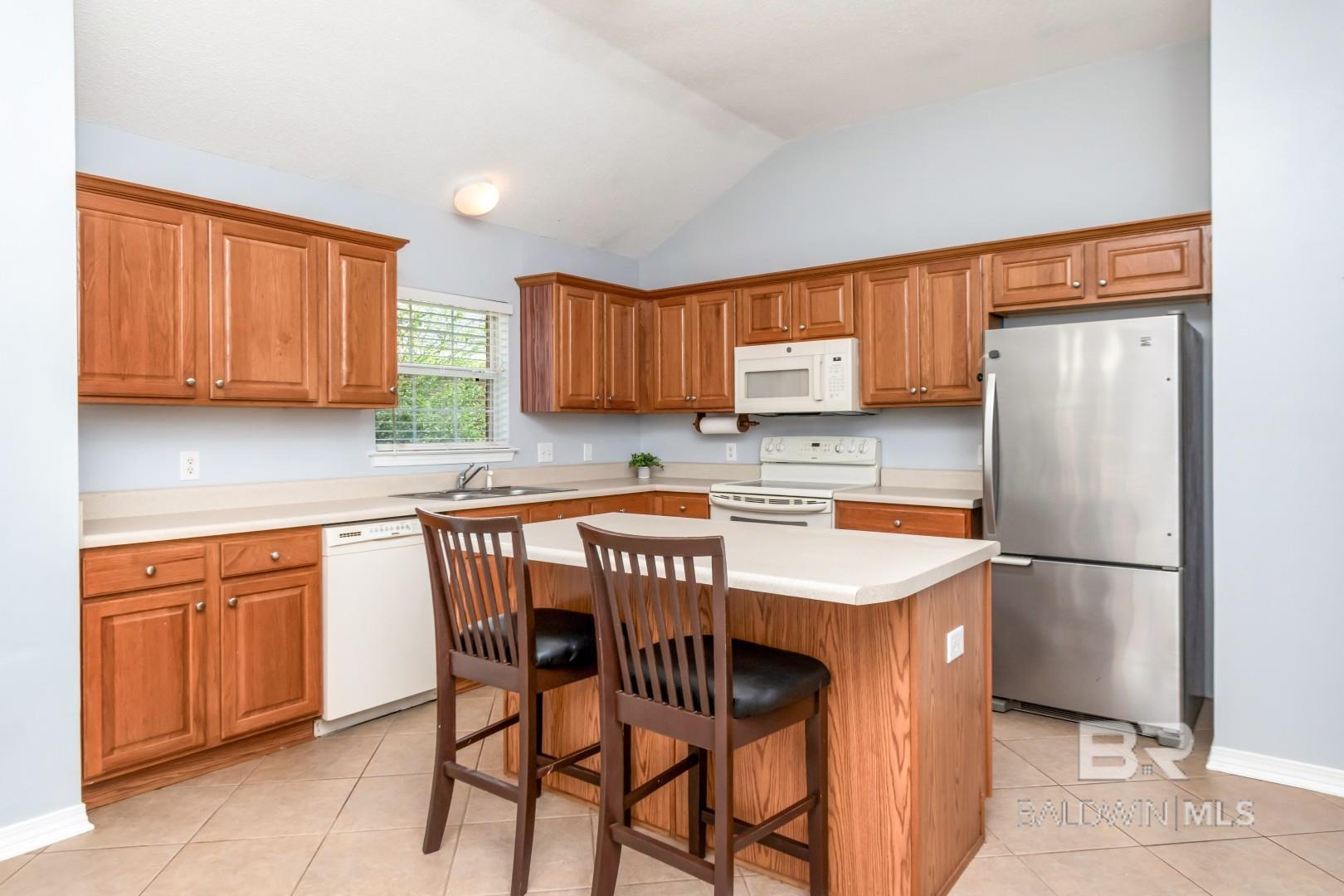 https://zimg.paragon.ice.com/ParagonImages/Property/PG/BCAR/398171/11/0/0/c154f8b033304aff9578fa050e723258/7/929e5d3b78932efb884b18f0ff3881c8/398171-d7aeec7d-b1fe-4c87-9b49-ed6e27014b4f.JPG