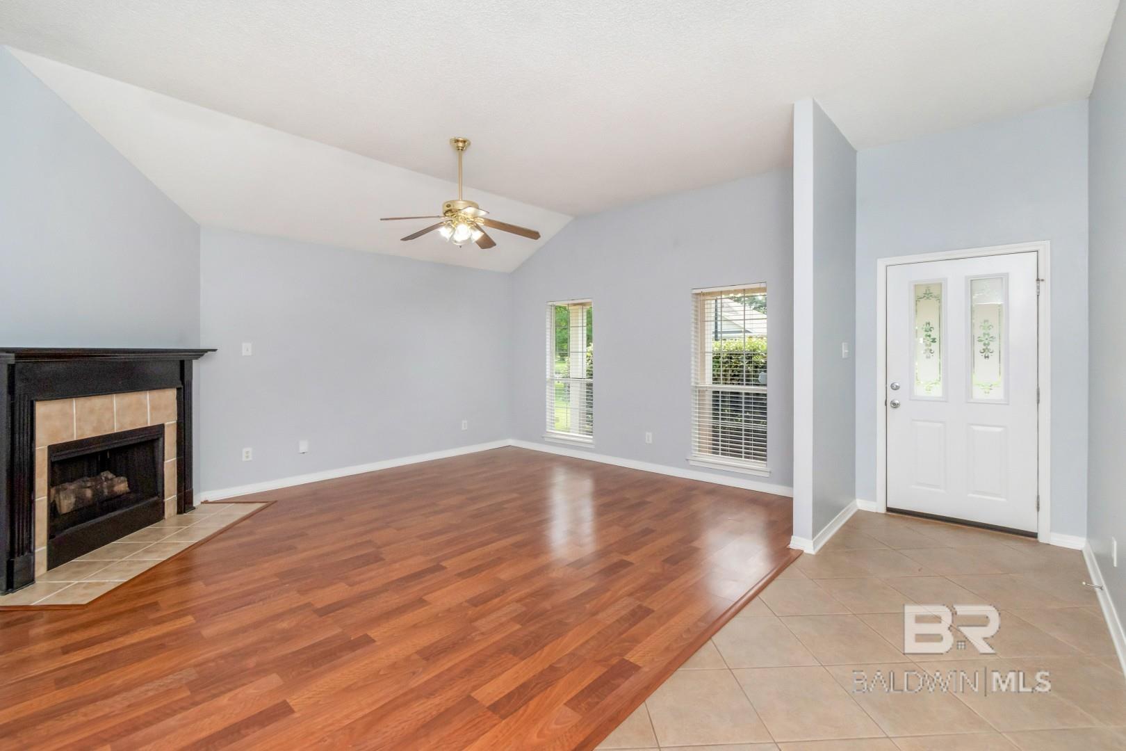 https://zimg.paragon.ice.com/ParagonImages/Property/PG/BCAR/398171/2/0/0/d4dbb6751f9e3cea27d71ac29db9b432/7/929e5d3b78932efb884b18f0ff3881c8/398171-77f75bb6-4a56-4384-b365-719db185c9fa.JPG