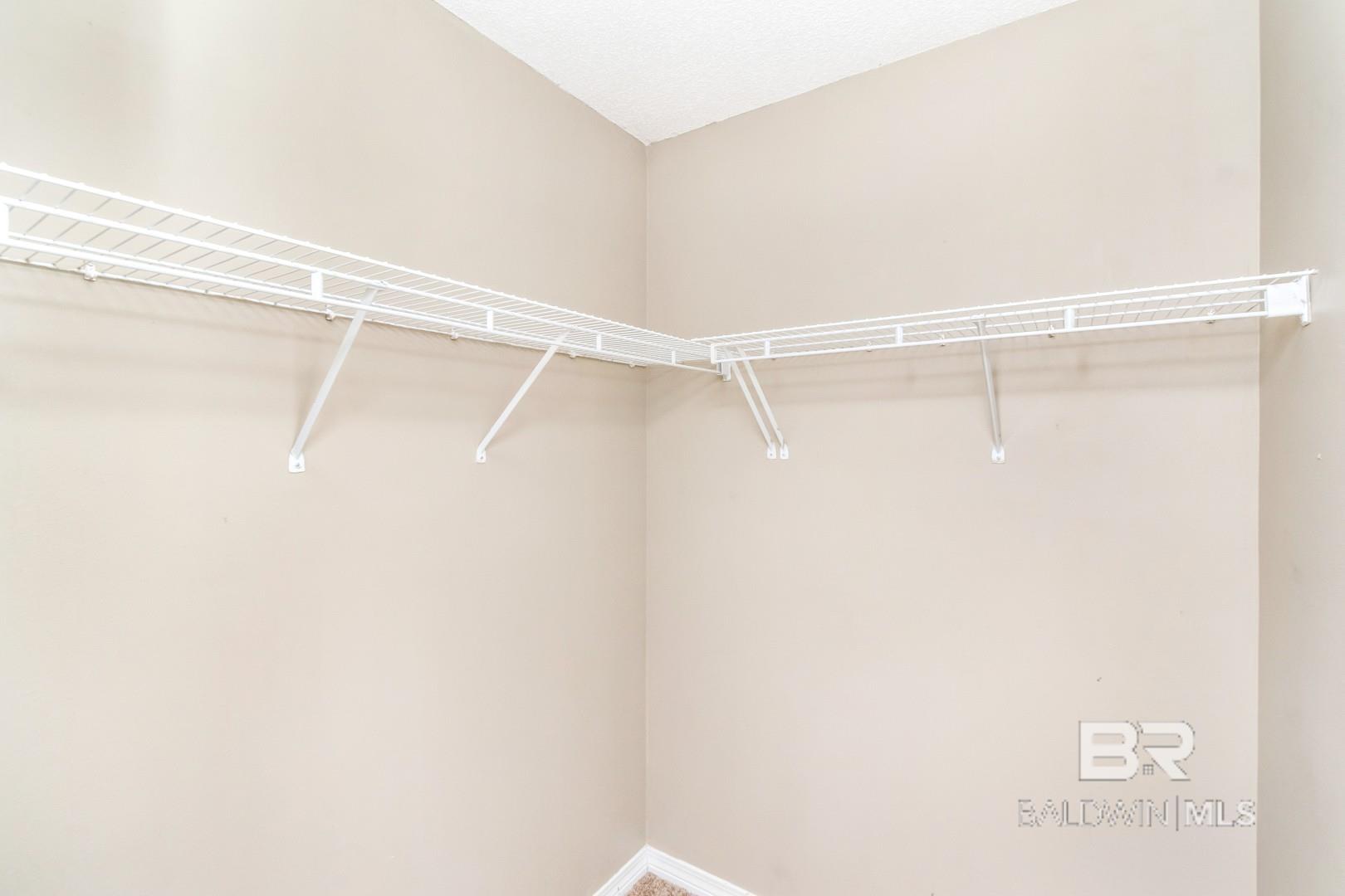 https://zimg.paragon.ice.com/ParagonImages/Property/PG/BCAR/398171/21/0/0/ff24303f62d8d34e1e7a1279fe8b92a7/7/929e5d3b78932efb884b18f0ff3881c8/398171-0e2dd33a-d16c-473f-a332-48e64e4020b9.JPG