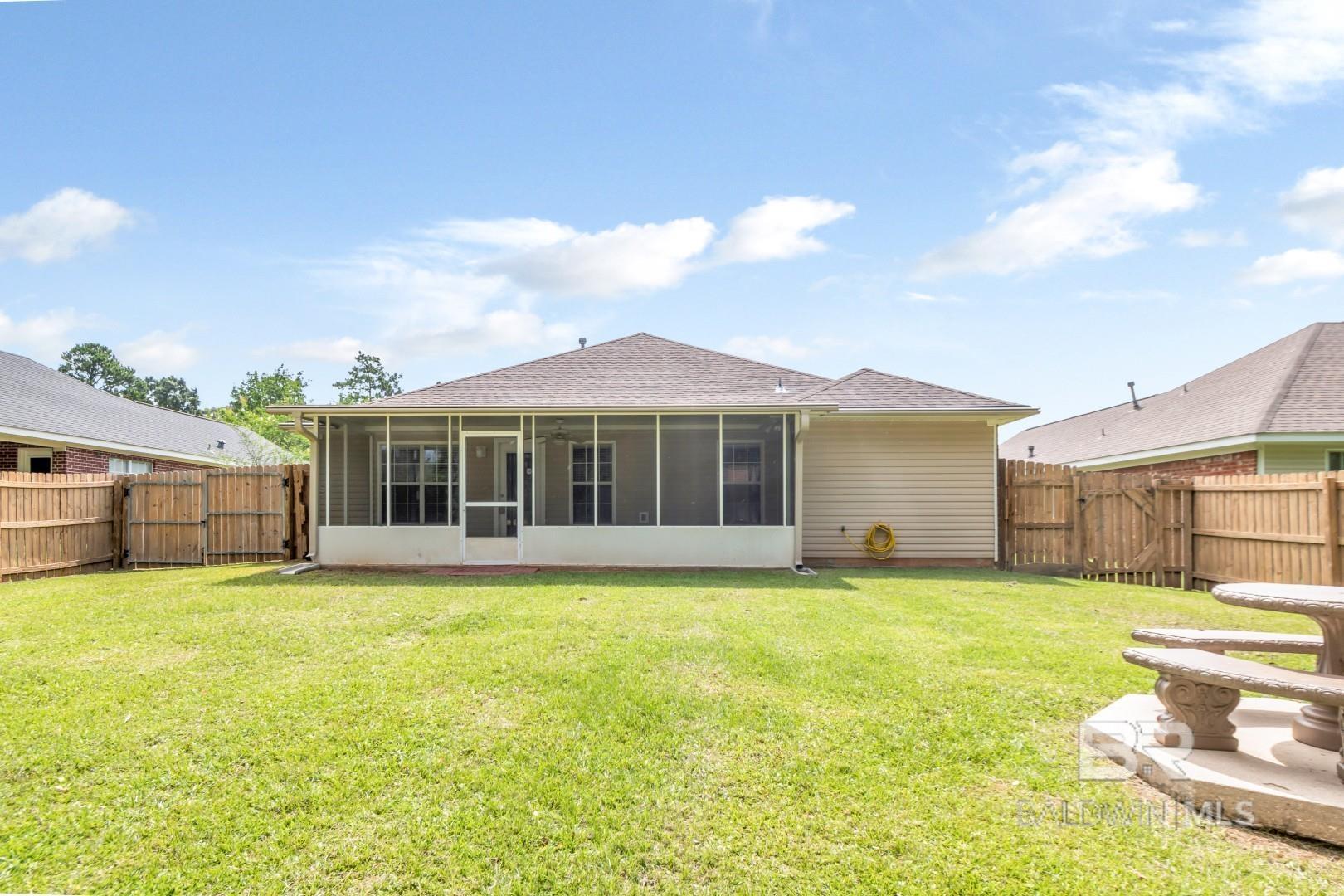 https://zimg.paragon.ice.com/ParagonImages/Property/PG/BCAR/398171/33/0/0/ba73678a0f725c321cf8759431785c42/7/929e5d3b78932efb884b18f0ff3881c8/398171-67ef338f-342b-4478-9cf3-8797b68d7990.JPG