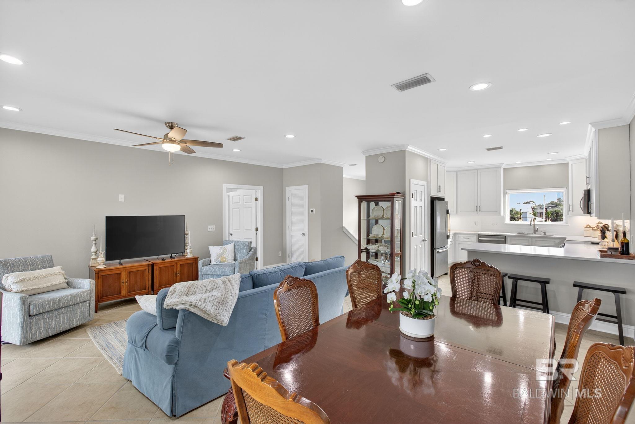 https://zimg.paragon.ice.com/ParagonImages/Property/PG/BCAR/398172/12/0/0/7ed02ac47e1af322d987f96d7892e88e/7/ec38abc77a5054407c54d4dbd640410f/398172-B789031F-8130-4330-9E53-19A655FB35B6.JPG