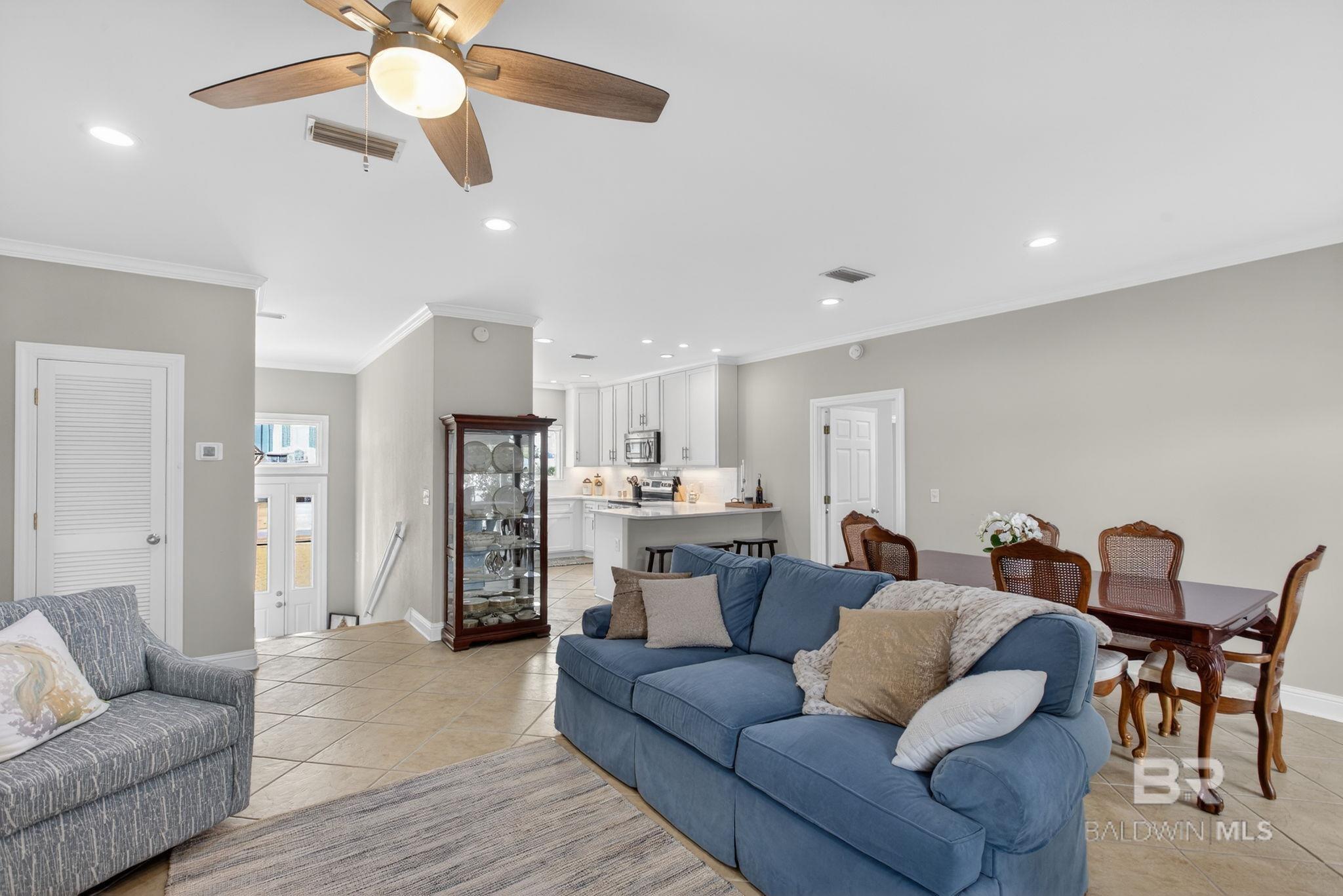 https://zimg.paragon.ice.com/ParagonImages/Property/PG/BCAR/398172/13/0/0/858d82751af98487c8155e438d15b281/7/ec38abc77a5054407c54d4dbd640410f/398172-01FA5925-90DE-4B79-A38A-76DECB05824C.JPG