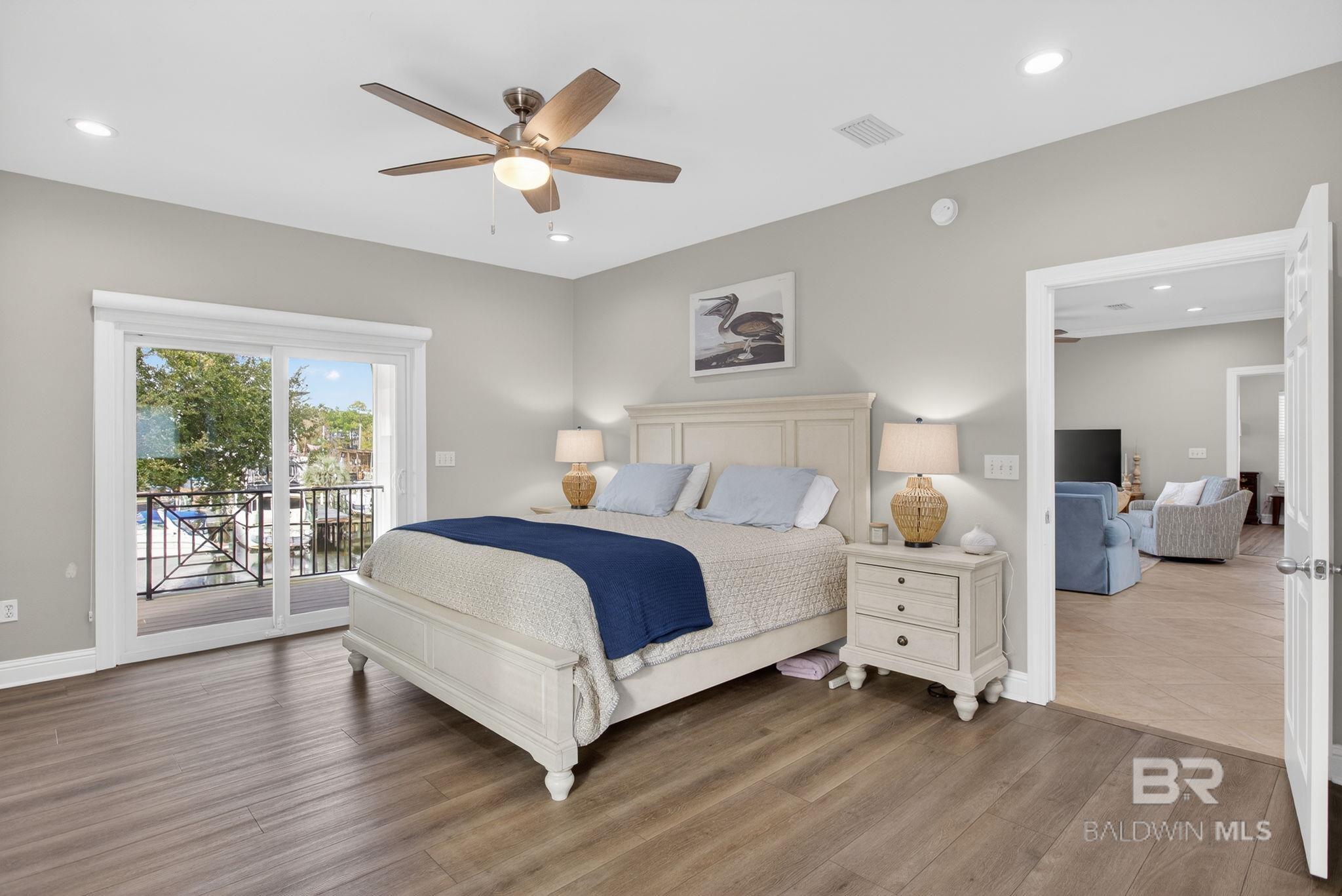 https://zimg.paragon.ice.com/ParagonImages/Property/PG/BCAR/398172/22/0/0/0ab2390a9c4a75813a9113f776d5643c/7/ec38abc77a5054407c54d4dbd640410f/398172-FD048FF3-CF14-4946-95A8-0BC117B88CFA.JPG