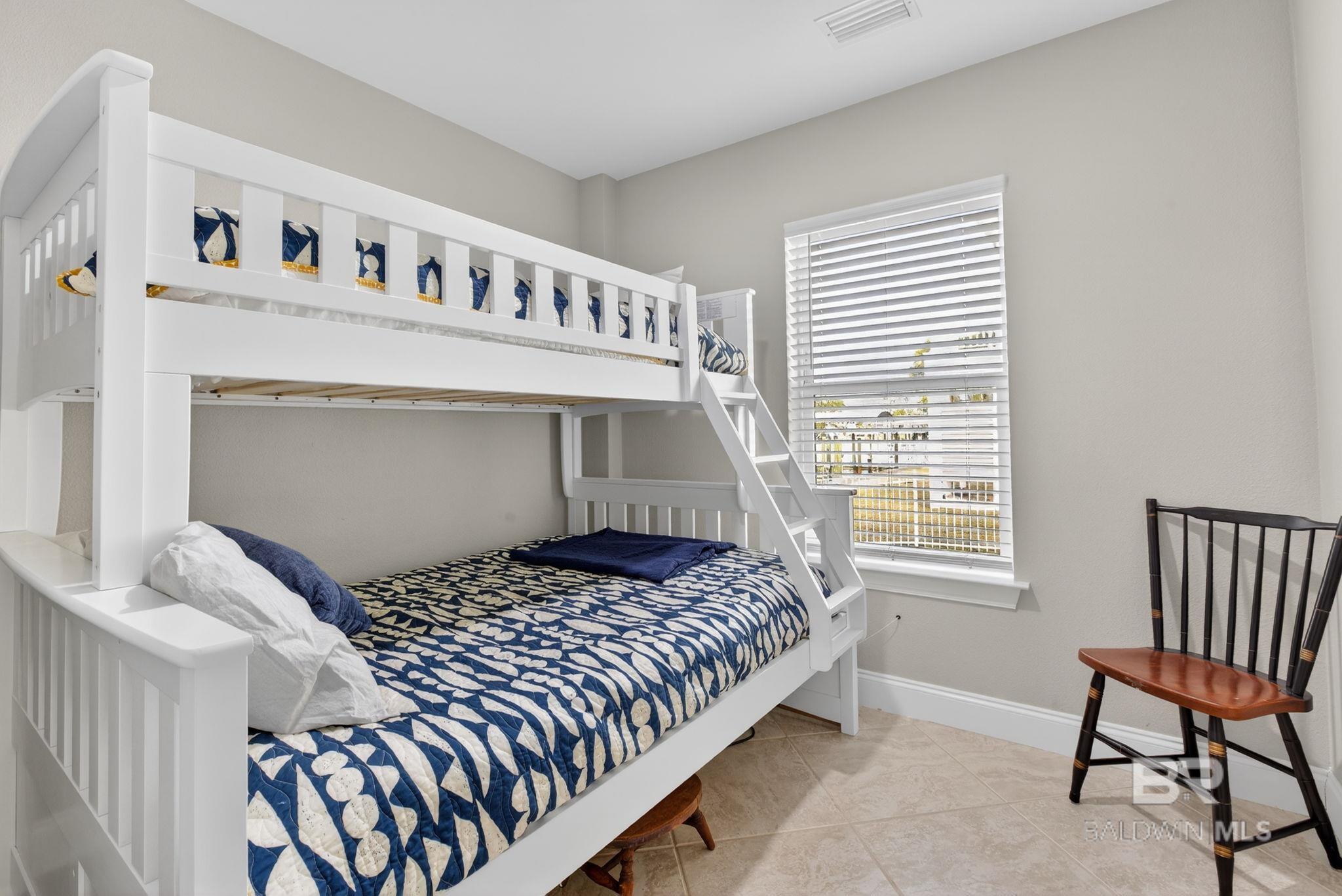https://zimg.paragon.ice.com/ParagonImages/Property/PG/BCAR/398172/30/0/0/ced50d78b0696caba1aa8bc6b26e233d/7/ec38abc77a5054407c54d4dbd640410f/398172-FDD71486-DA47-4133-9D07-3123A80D8A14.JPG