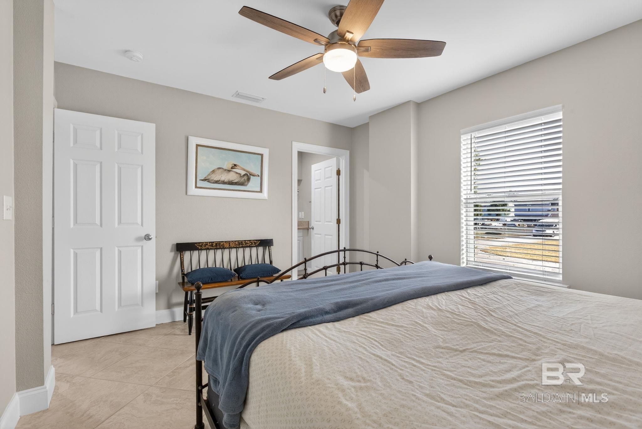 https://zimg.paragon.ice.com/ParagonImages/Property/PG/BCAR/398172/33/0/0/2f8cca9dbe88e15a53d045e9b5f52c3f/7/ec38abc77a5054407c54d4dbd640410f/398172-9FBC24B4-5301-46CB-ADEA-1D49B85879BD.JPG