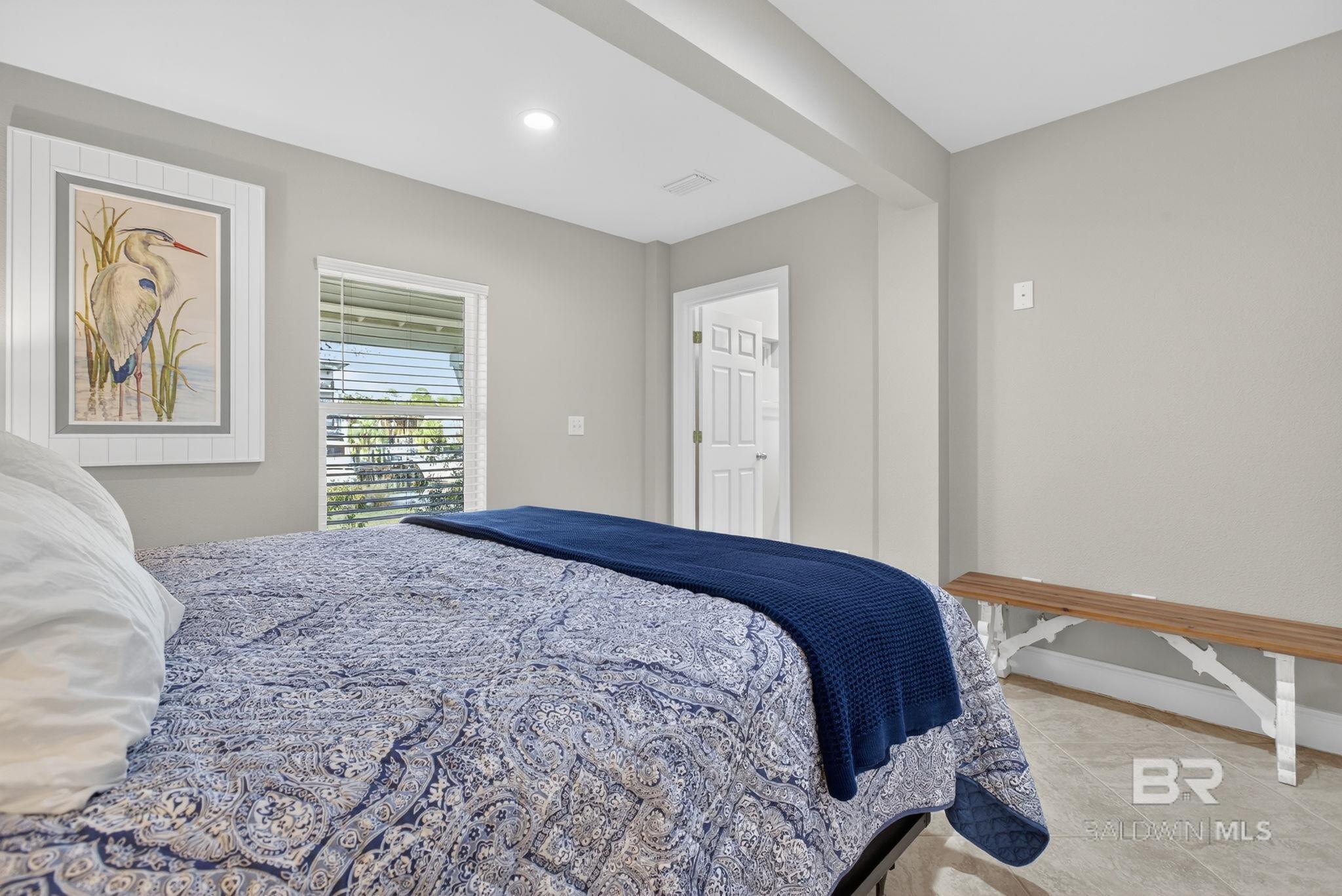 https://zimg.paragon.ice.com/ParagonImages/Property/PG/BCAR/398172/36/0/0/80555a3bf240a945be046c199a36cef8/7/ec38abc77a5054407c54d4dbd640410f/398172-17568A5F-0F4A-4FDE-9D8F-770254ACD4FE.JPG