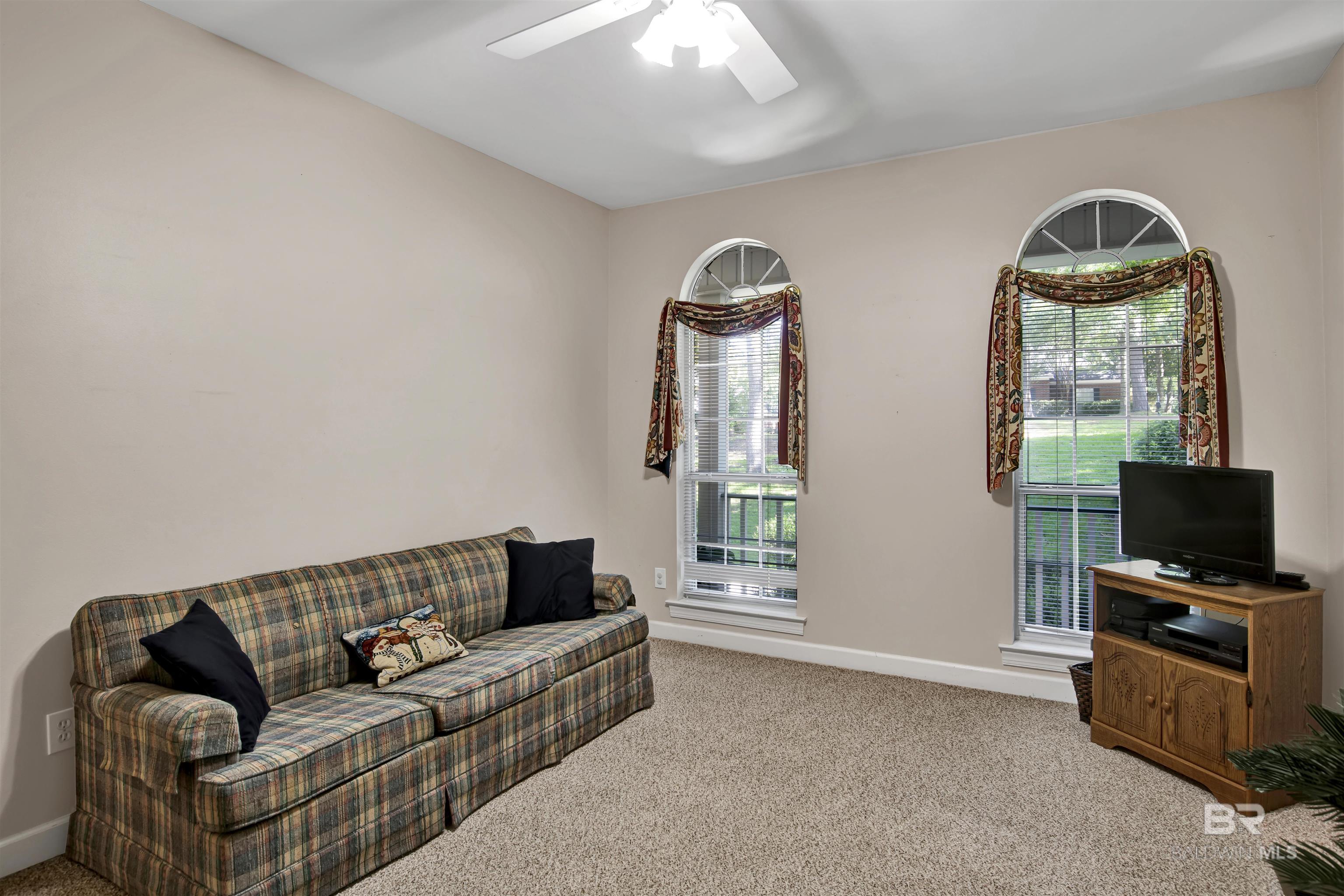 https://zimg.paragon.ice.com/ParagonImages/Property/PG/BCAR/398173/14/0/0/b0dbe06a56907e2a0b0b39c722aa06af/7/720b4e7c2774d71a1aa4062b3132e5b1/398173-c9a03d9e-6ab8-4d81-a692-d175f573a8dd.JPG