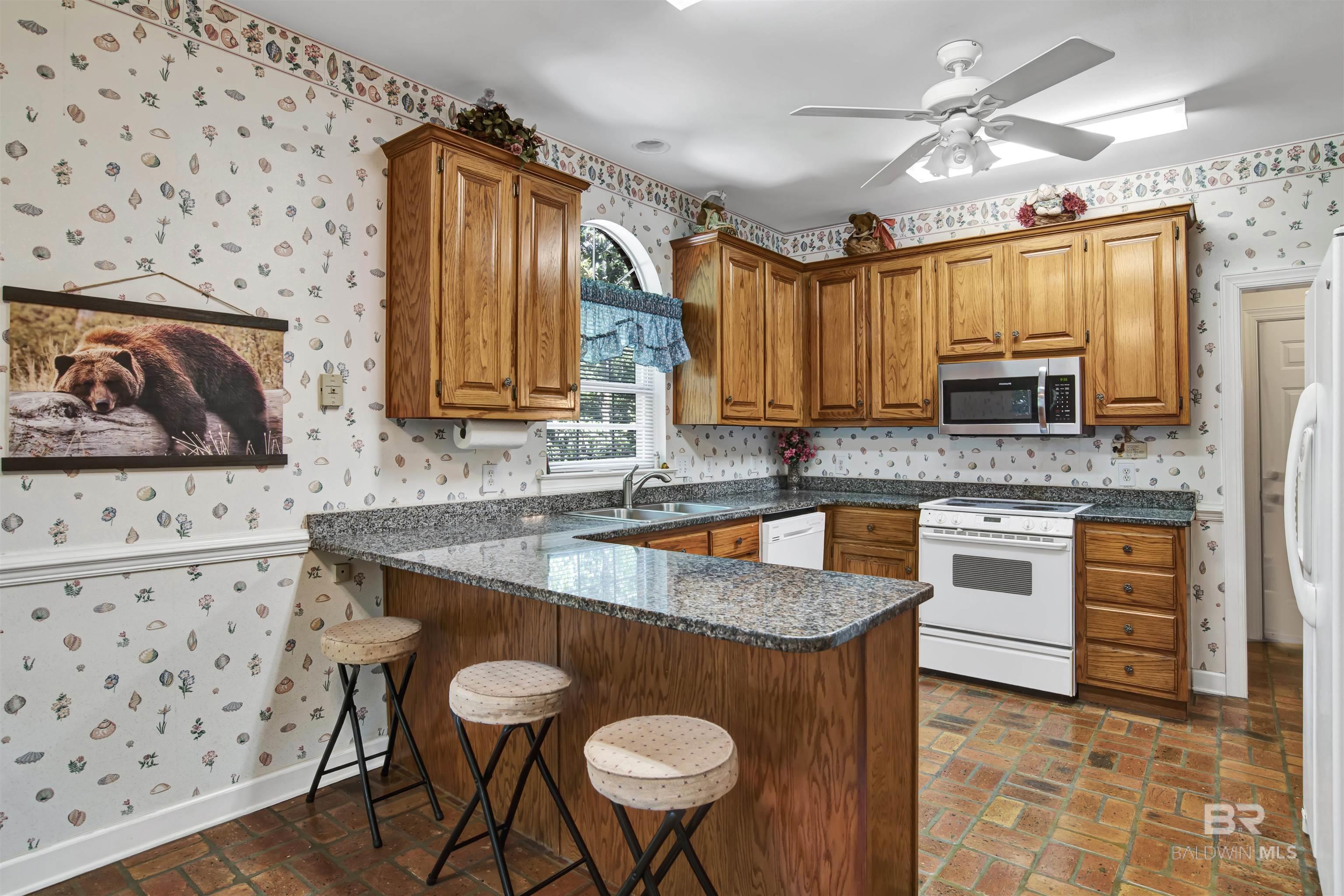 https://zimg.paragon.ice.com/ParagonImages/Property/PG/BCAR/398173/15/0/0/2dabfbb85c4ea967d3f94eaa08f30816/7/720b4e7c2774d71a1aa4062b3132e5b1/398173-ba8063af-cfd3-4214-9eac-c334ea10d3ff.JPG