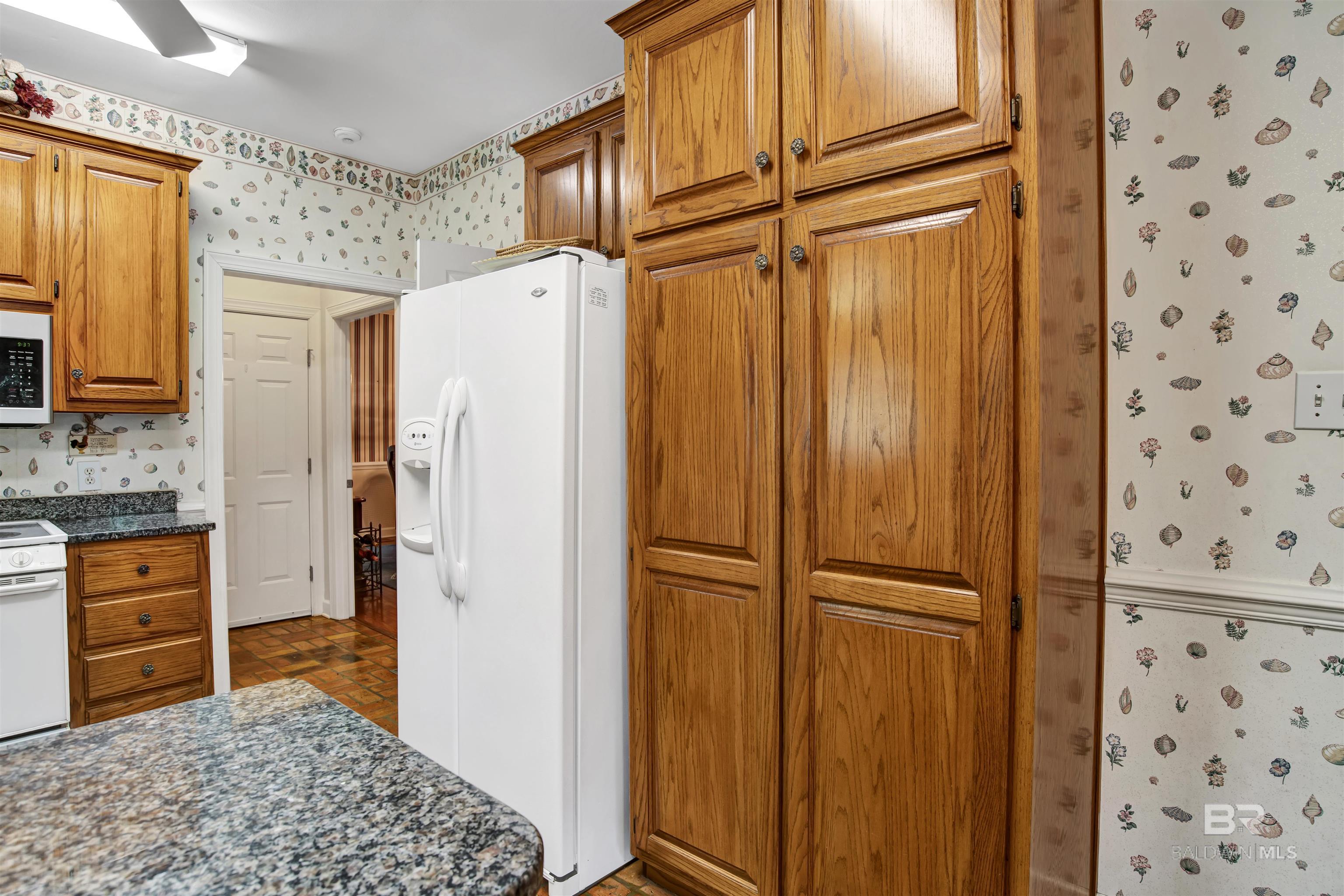 https://zimg.paragon.ice.com/ParagonImages/Property/PG/BCAR/398173/17/0/0/8741bbdea20f5c7ec760e56ce61cd12e/7/720b4e7c2774d71a1aa4062b3132e5b1/398173-485710b4-e833-4398-9e3d-2eb3ac27ca8c.JPG