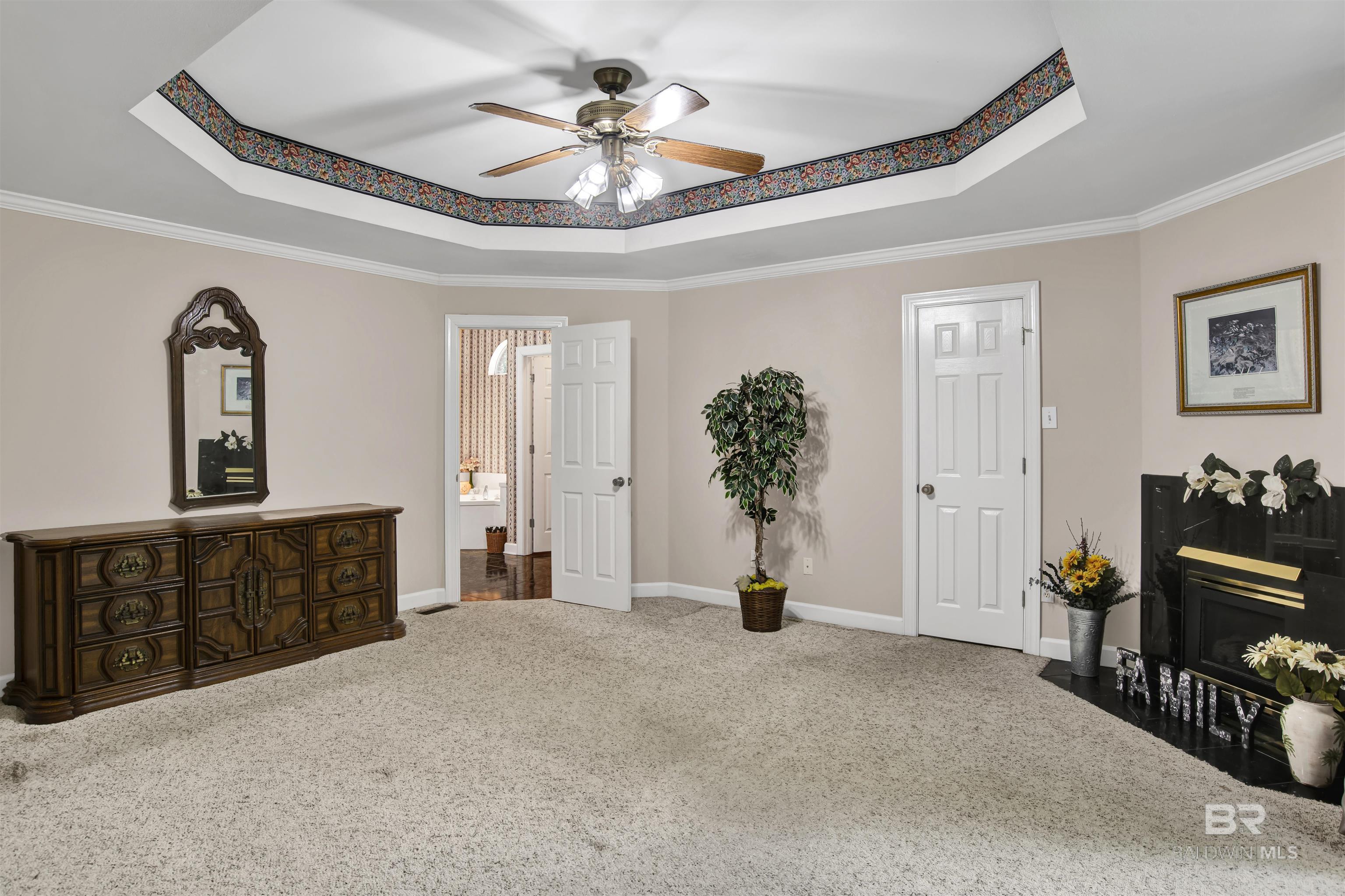 https://zimg.paragon.ice.com/ParagonImages/Property/PG/BCAR/398173/21/0/0/f2803b006e49c68593c6fcecf3cd53ef/7/720b4e7c2774d71a1aa4062b3132e5b1/398173-982dc92e-a249-4c2b-8069-543cdb86315c.JPG