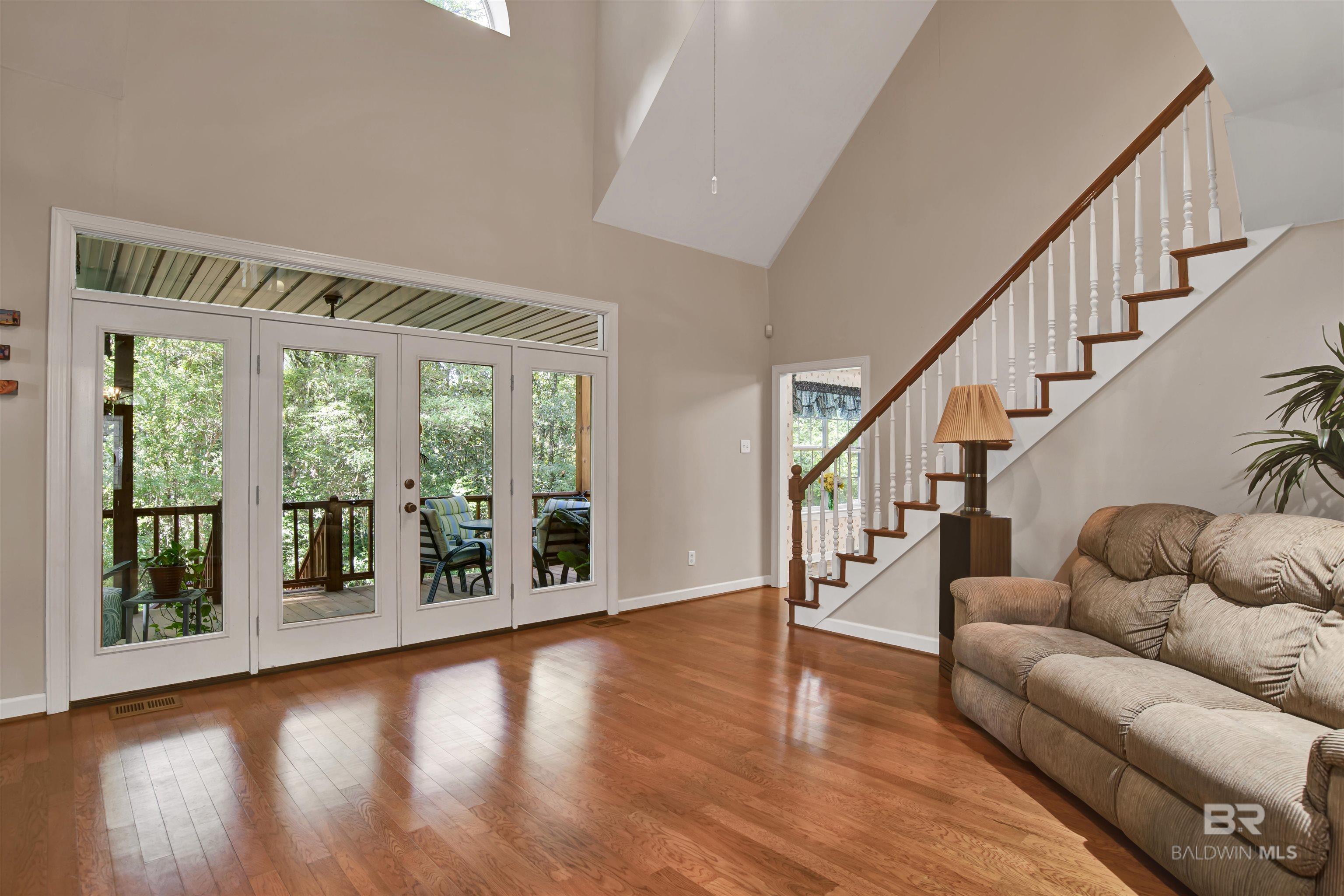 https://zimg.paragon.ice.com/ParagonImages/Property/PG/BCAR/398173/6/0/0/4c58619cc40a651758976b8618d73c30/7/720b4e7c2774d71a1aa4062b3132e5b1/398173-501f76f0-16d0-40b0-a17b-cdf66d2bc913.JPG