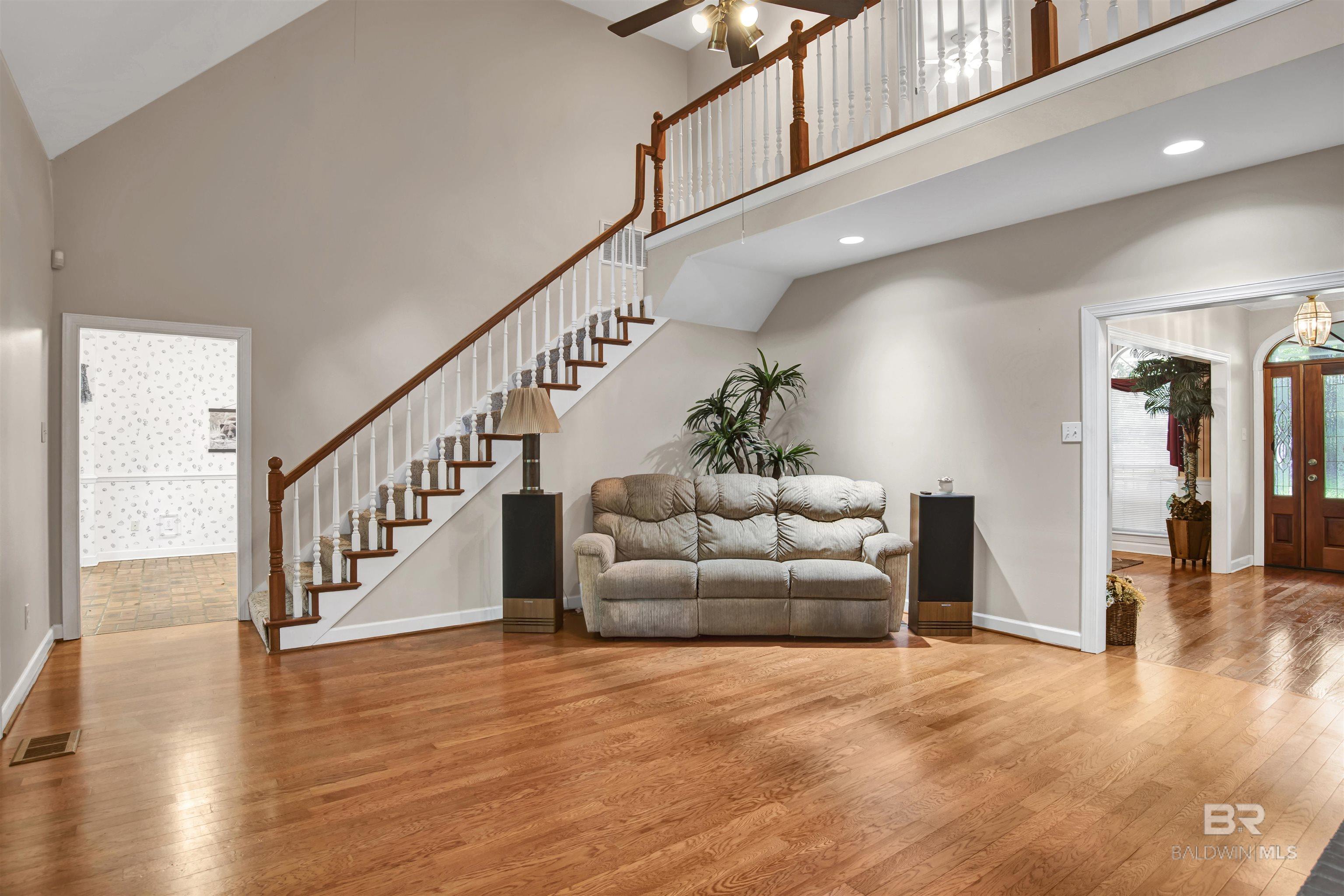 https://zimg.paragon.ice.com/ParagonImages/Property/PG/BCAR/398173/7/0/0/0e4e577cc5893b4a4e5db62e053c0a2c/7/720b4e7c2774d71a1aa4062b3132e5b1/398173-5462ada7-62b9-4fc2-b902-75aac3e688fc.JPG