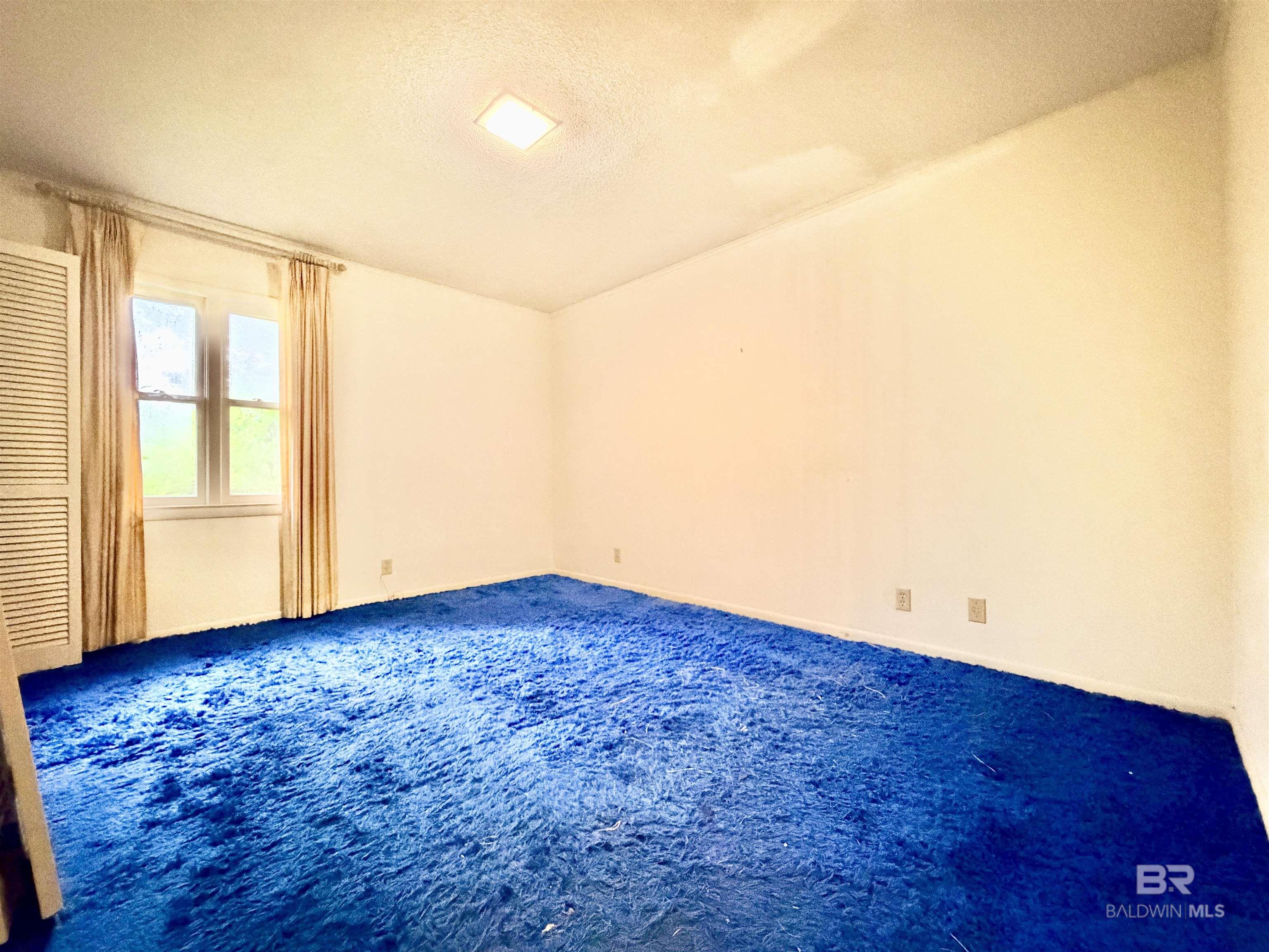 https://zimg.paragon.ice.com/ParagonImages/Property/PG/BCAR/398183/59/0/0/9b9765daa85889d096acc6f328cc69f2/7/9634e7d2c1d1147d33d81acb9b466ec0/398183-13b0cf91-2c43-4f33-beb8-e80c0c863c6f.JPG