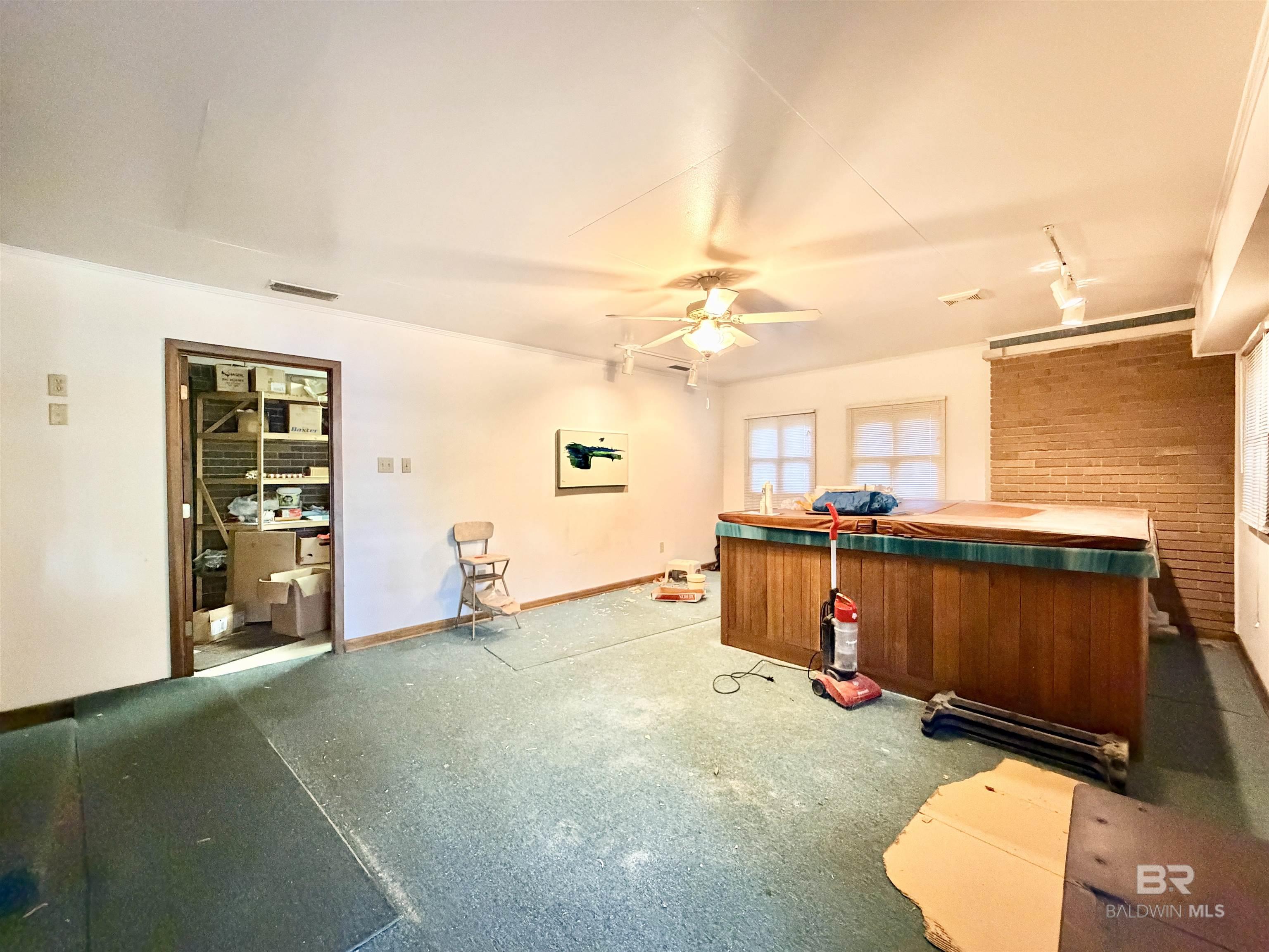https://zimg.paragon.ice.com/ParagonImages/Property/PG/BCAR/398183/76/0/0/7b6bee7a0f4395e512bafb3ad07e42f1/7/9634e7d2c1d1147d33d81acb9b466ec0/398183-a3f17be3-1c29-4a9f-9a0c-61d2594ee8e9.JPG