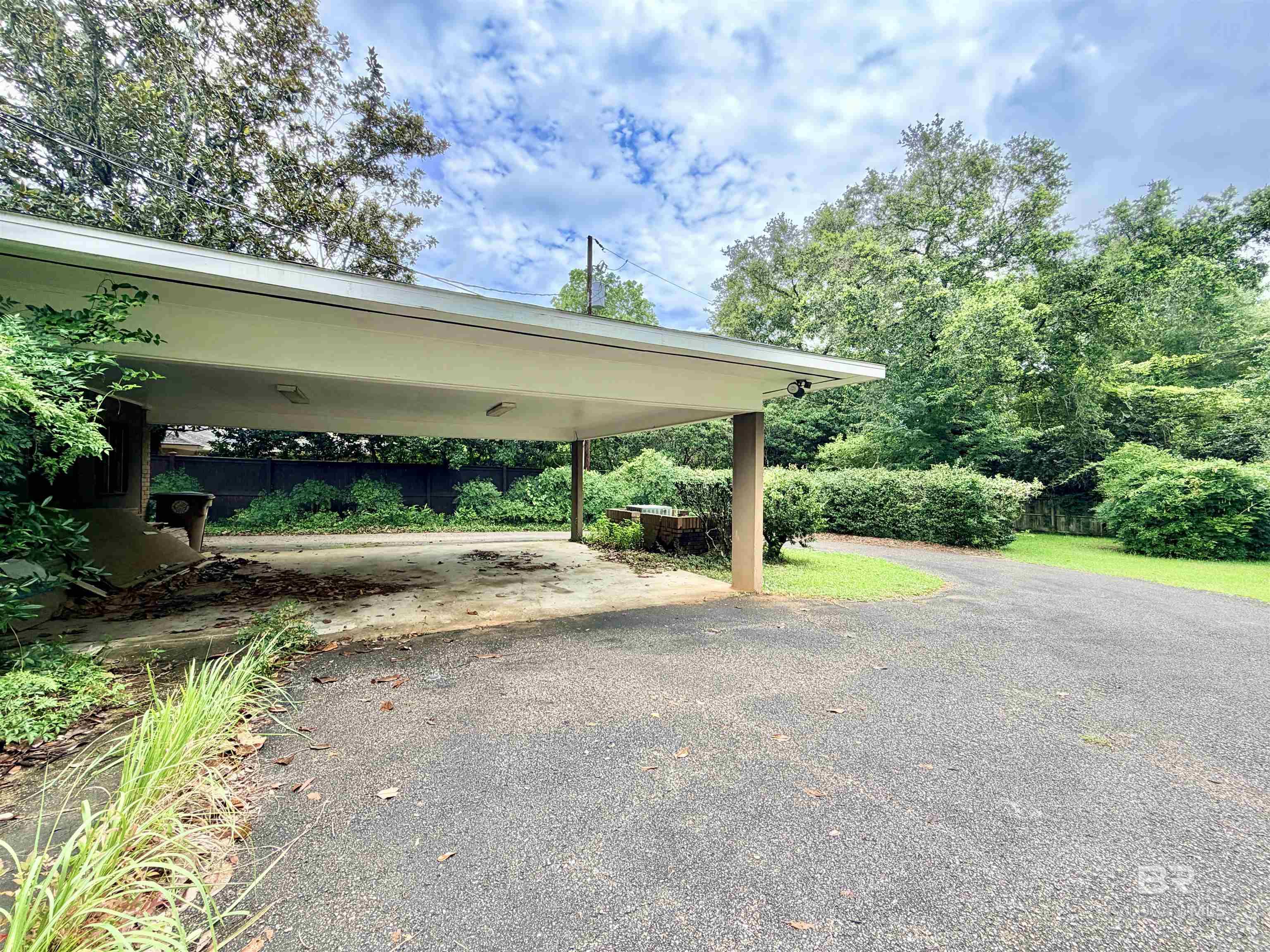 https://zimg.paragon.ice.com/ParagonImages/Property/PG/BCAR/398183/83/0/0/41432a03fc5d9b4820386d38933b2e62/7/9634e7d2c1d1147d33d81acb9b466ec0/398183-77bf1dab-b8ff-49b7-b9fd-7ae618c18271.JPG