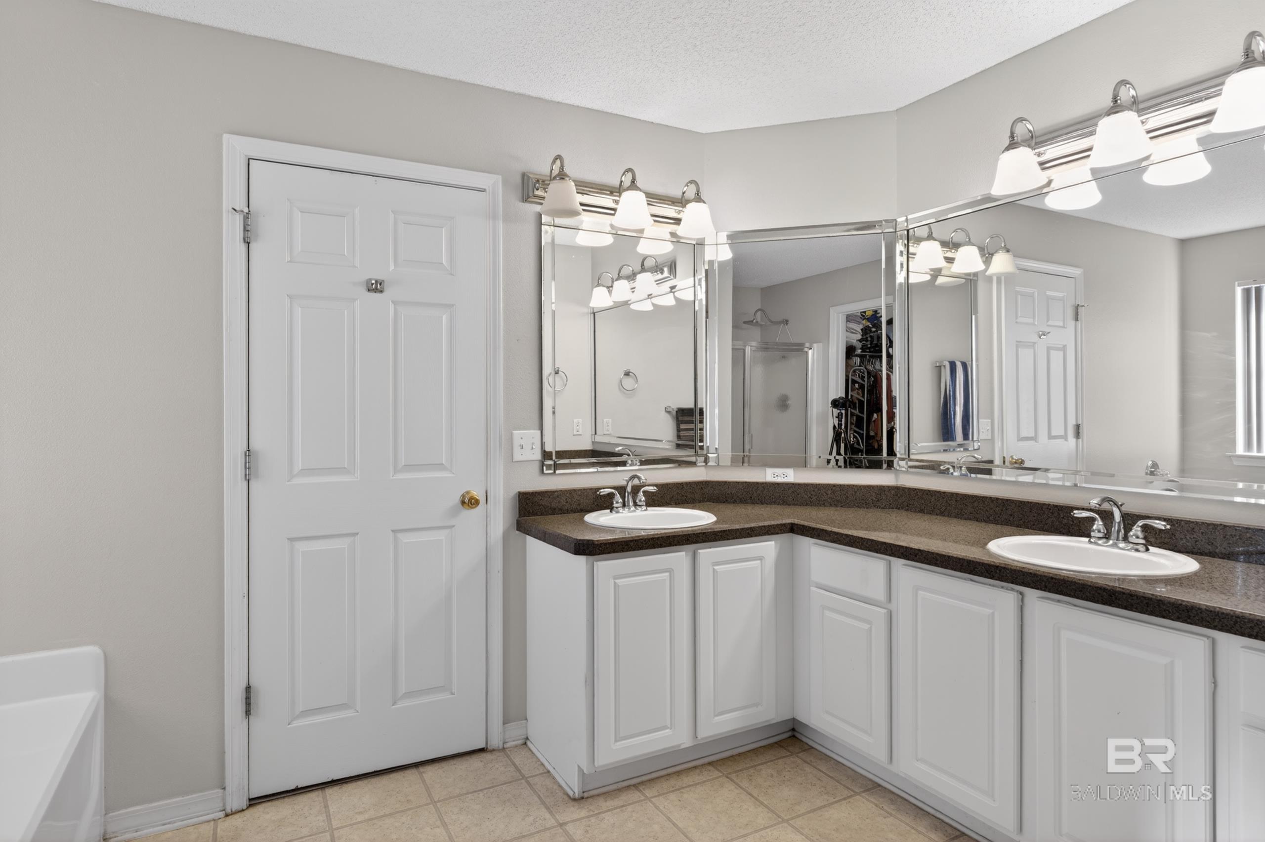 398191 | Photo 32