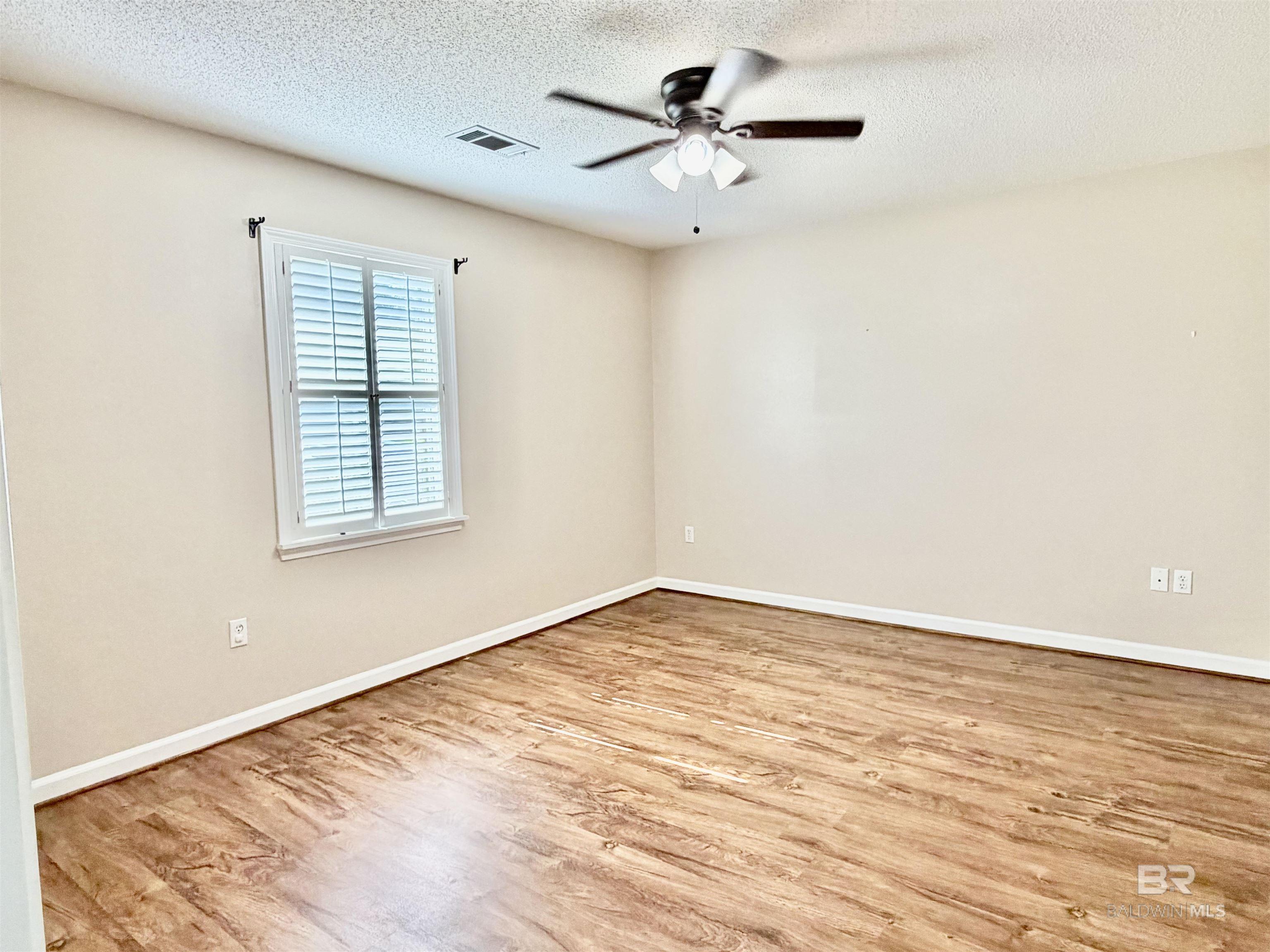 https://zimg.paragon.ice.com/ParagonImages/Property/PG/BCAR/398218/14/0/0/9eabf1adbede760d91c884cc586ae7a0/7/63b4f396b01c1f78a8676302a9b780fa/398218-12ffb6ab-d54f-4ba8-9e86-33f03fa07b5b.JPG