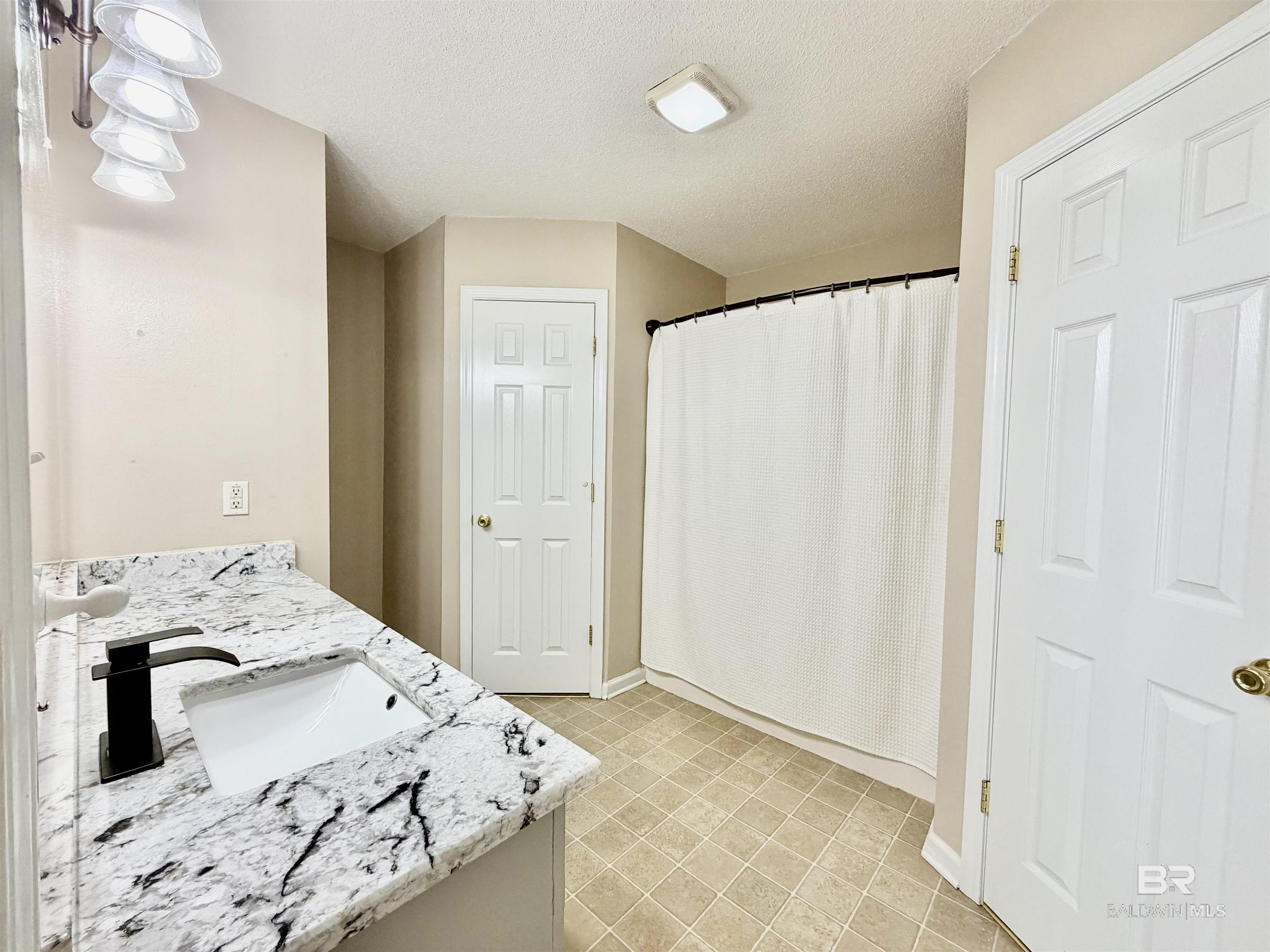 https://zimg.paragon.ice.com/ParagonImages/Property/PG/BCAR/398218/16/0/0/aa45f0cba746c7e69043b9ecec9f0269/7/63b4f396b01c1f78a8676302a9b780fa/398218-72c8b302-8b86-4c84-9bf0-c3ffa2a2c21c.JPG