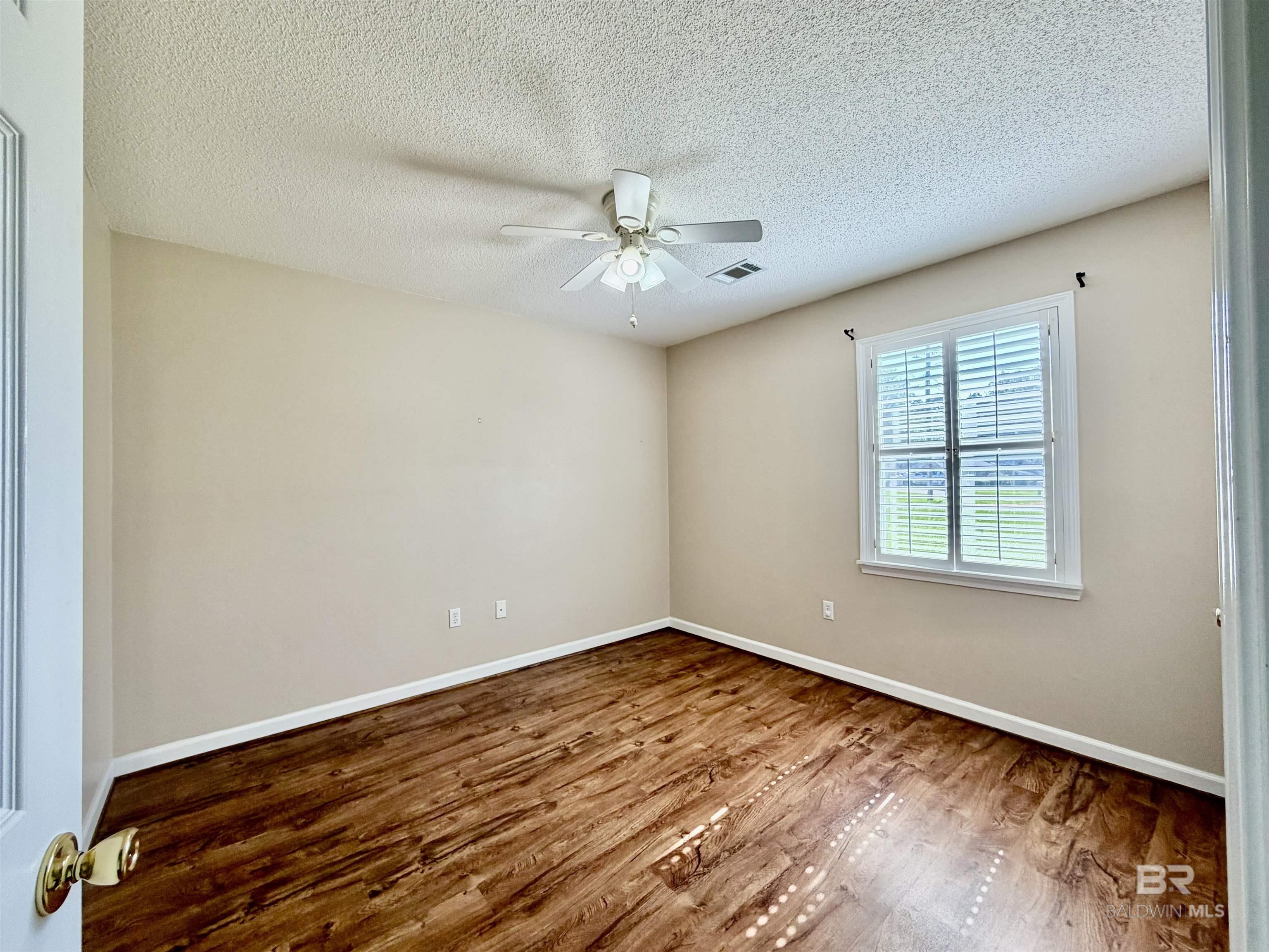 https://zimg.paragon.ice.com/ParagonImages/Property/PG/BCAR/398218/20/0/0/eaedd7d2a3a78e2cb607a3eeb9f6bffa/7/63b4f396b01c1f78a8676302a9b780fa/398218-fc14ad8a-192f-48cc-940f-7f0620a519d4.JPG