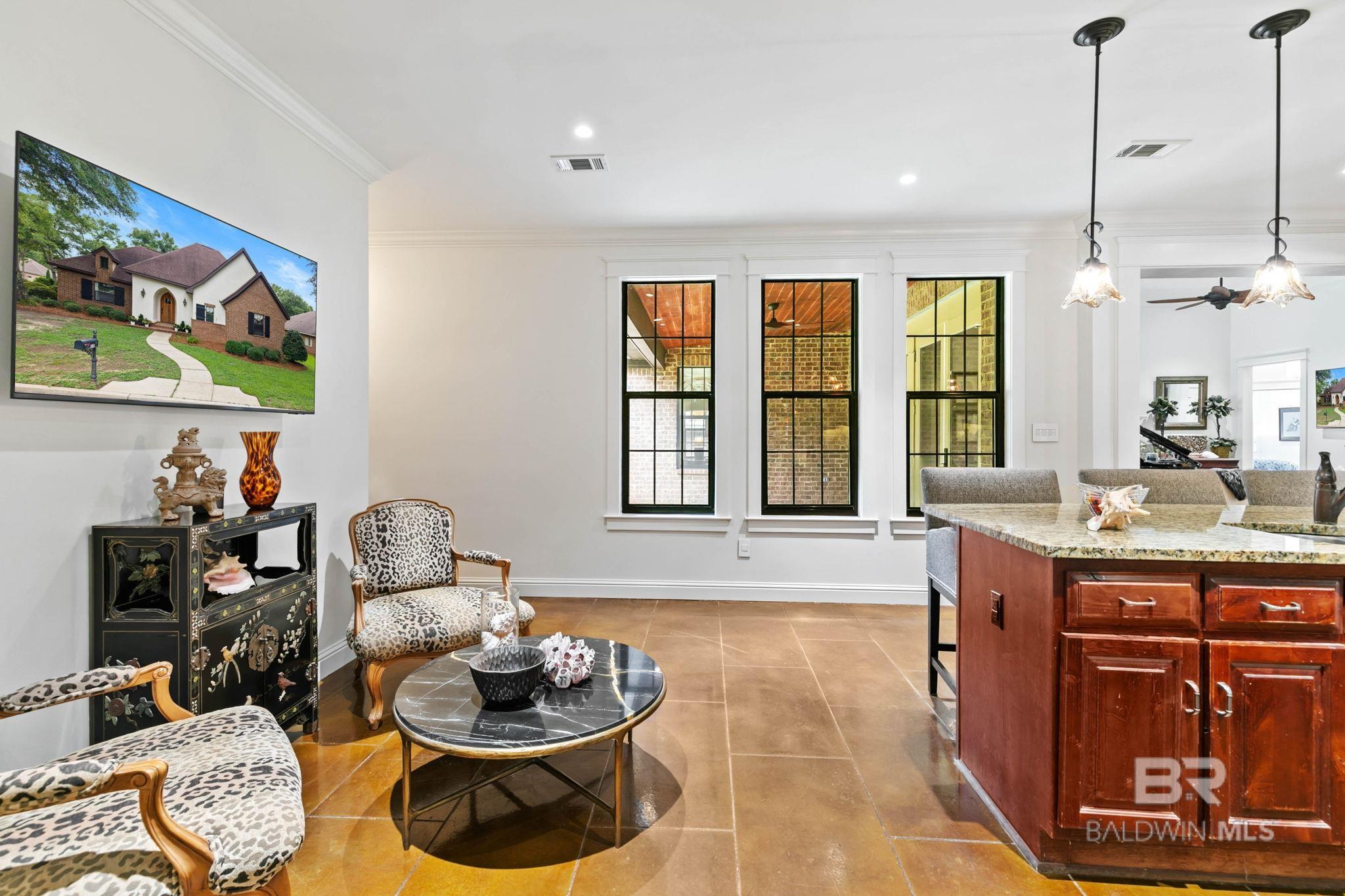 https://zimg.paragon.ice.com/ParagonImages/Property/PG/BCAR/398219/17/0/0/1f0d70b66f9b07c4713d088c4c666300/7/c70f8fe282cec7abf085c77cf99d4fd9/398219-5dee0daa-8449-46c3-b387-4127b6e4aca4.JPG