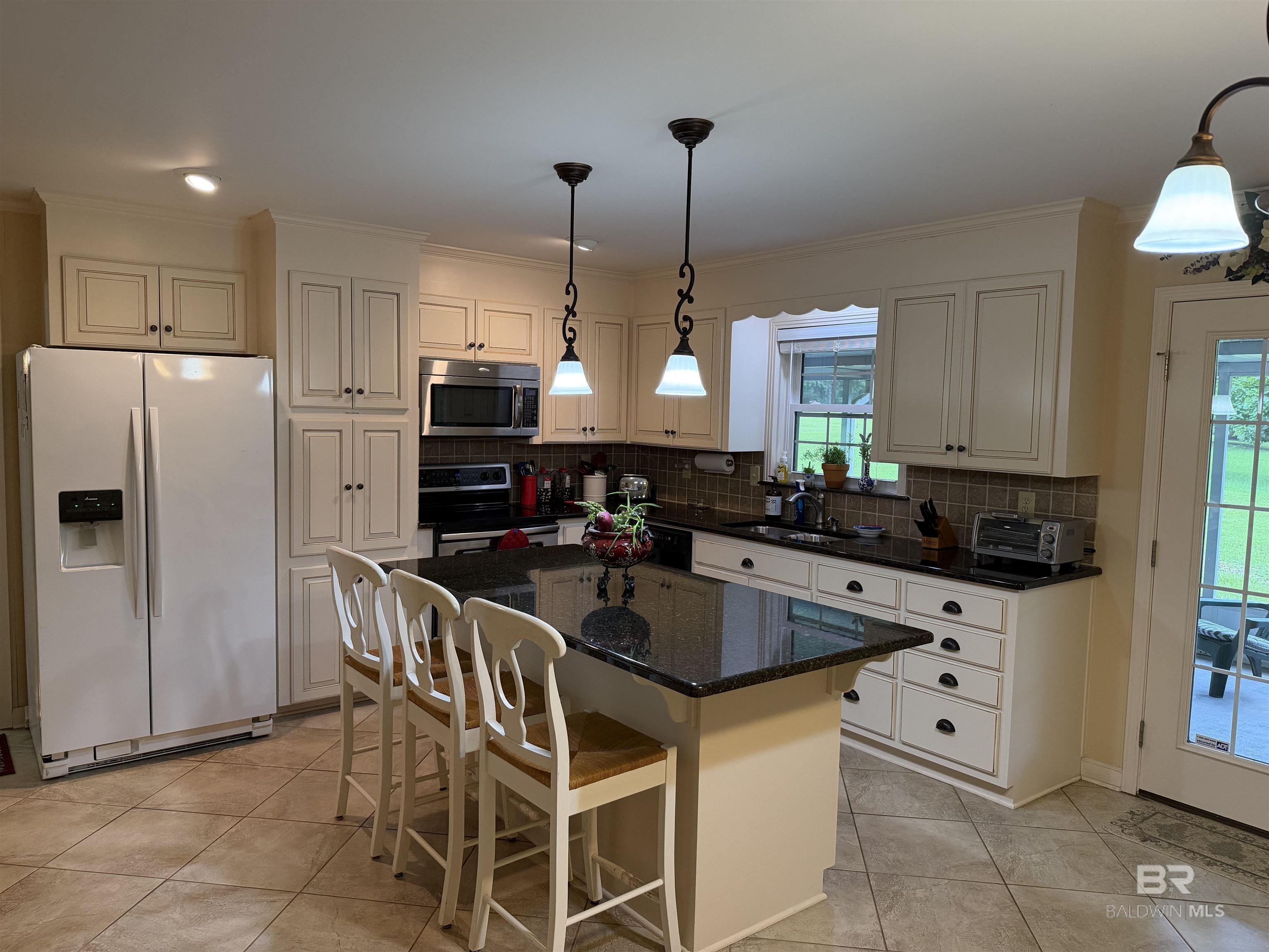 https://zimg.paragon.ice.com/ParagonImages/Property/PG/BCAR/398224/15/0/0/ccd1607731ca1a2c96518ccf1446604e/7/d327cdf6e7b21a5101195d582b920d9d/398224-d3890ec2-61c8-4b42-ab2c-3565b90935f9.JPG