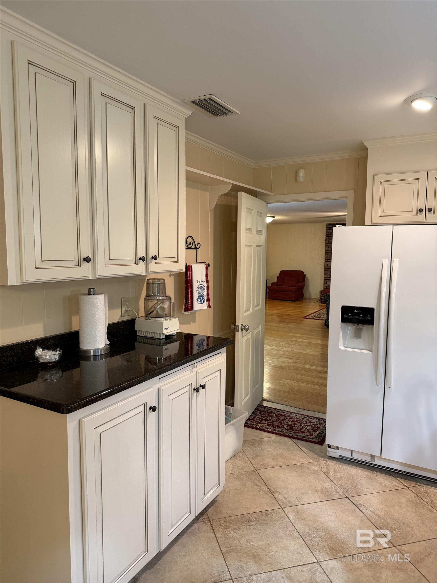 https://zimg.paragon.ice.com/ParagonImages/Property/PG/BCAR/398224/17/0/0/4fc6299358ed3fdd648087d53c22ad38/7/d327cdf6e7b21a5101195d582b920d9d/398224-ef4b3000-927a-4047-8884-1fe1671227c4.JPG