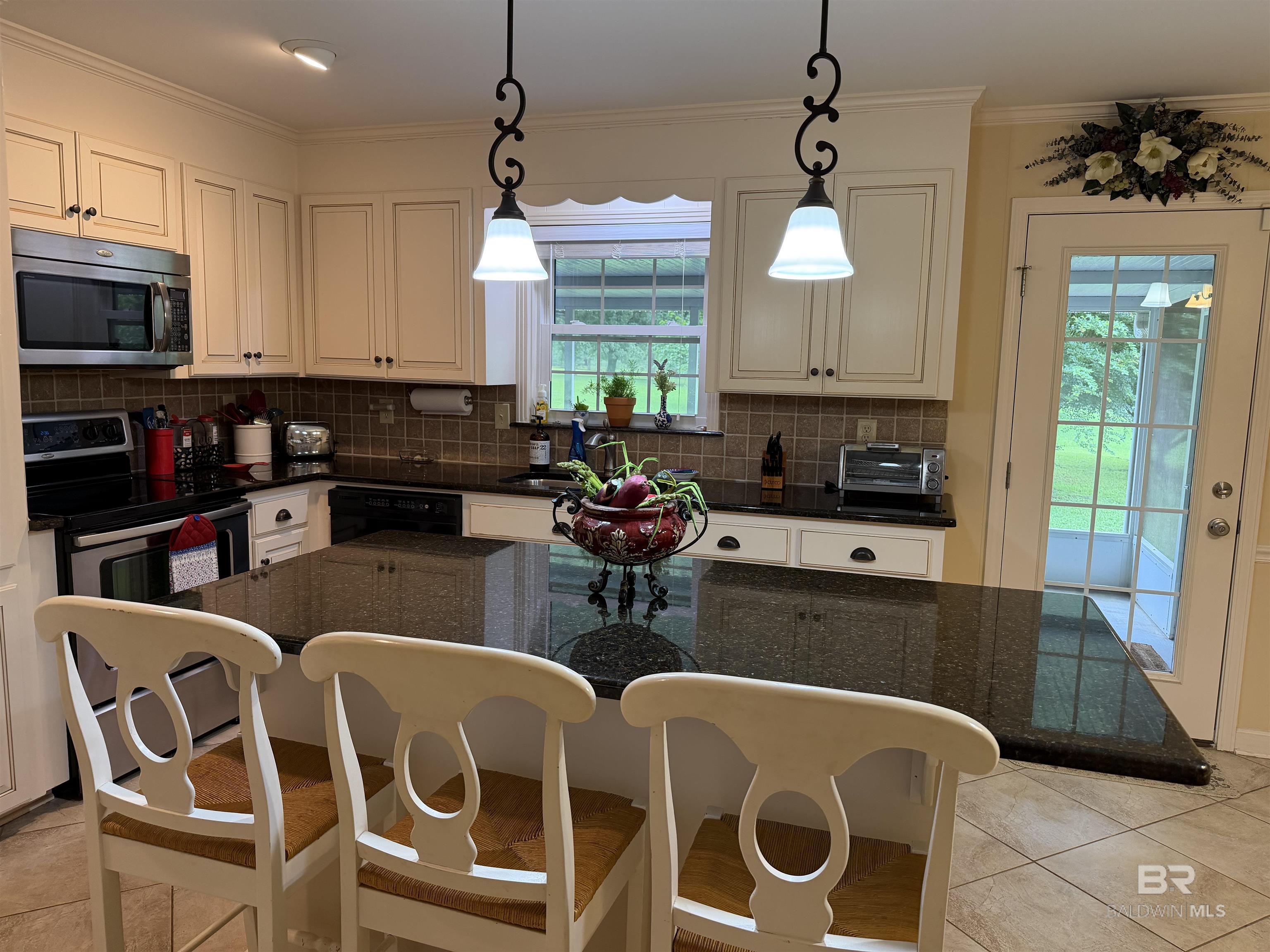 https://zimg.paragon.ice.com/ParagonImages/Property/PG/BCAR/398224/18/0/0/4074735f4e3a5327b8c06caac709d62e/7/d327cdf6e7b21a5101195d582b920d9d/398224-0ba7205c-7979-45c6-a270-38e81f7a4c0a.JPG