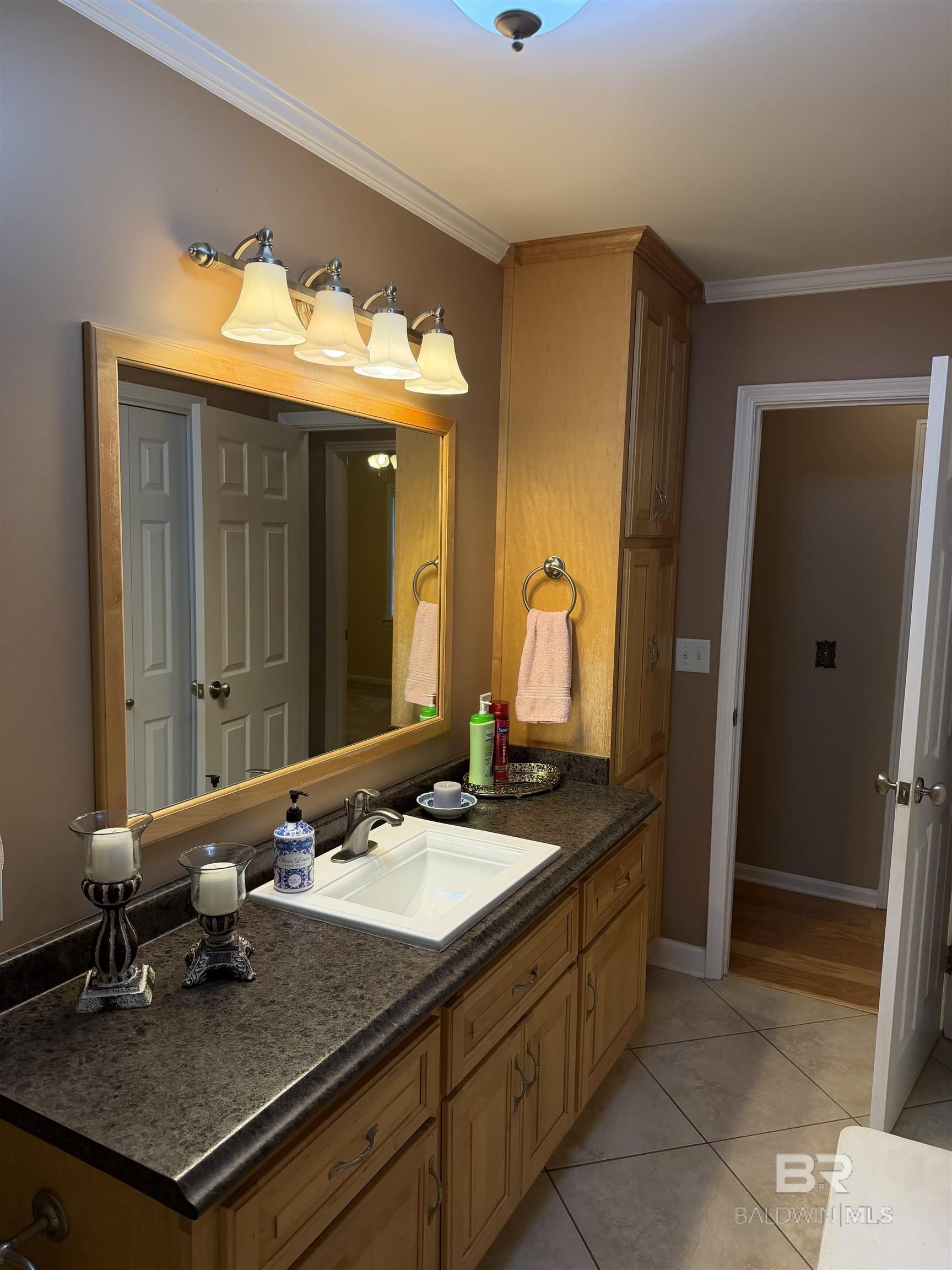 https://zimg.paragon.ice.com/ParagonImages/Property/PG/BCAR/398224/28/0/0/0f469fecc8920c5c0fa3a20d7797a9f8/7/d327cdf6e7b21a5101195d582b920d9d/398224-6f799dd0-644b-41ec-9937-372211e746d8.JPG