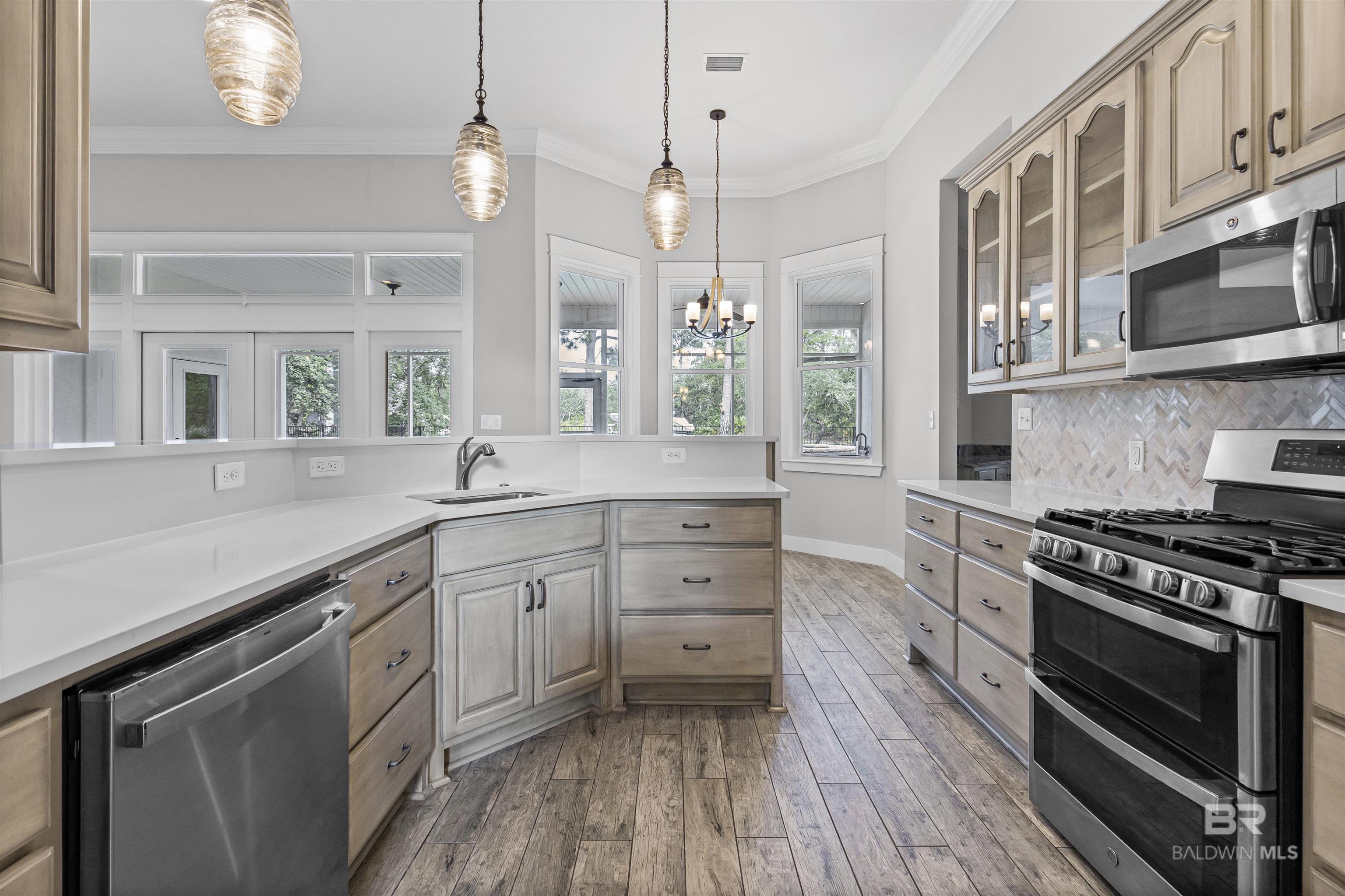 https://zimg.paragon.ice.com/ParagonImages/Property/PG/BCAR/398226/10/0/0/36760d51bb23131f5b8a975e5bdddff6/7/0b5e4f9fb51f416475fda1a0b2b5b725/398226-07449791-70a9-4a67-a59c-aabb753860b6.JPG