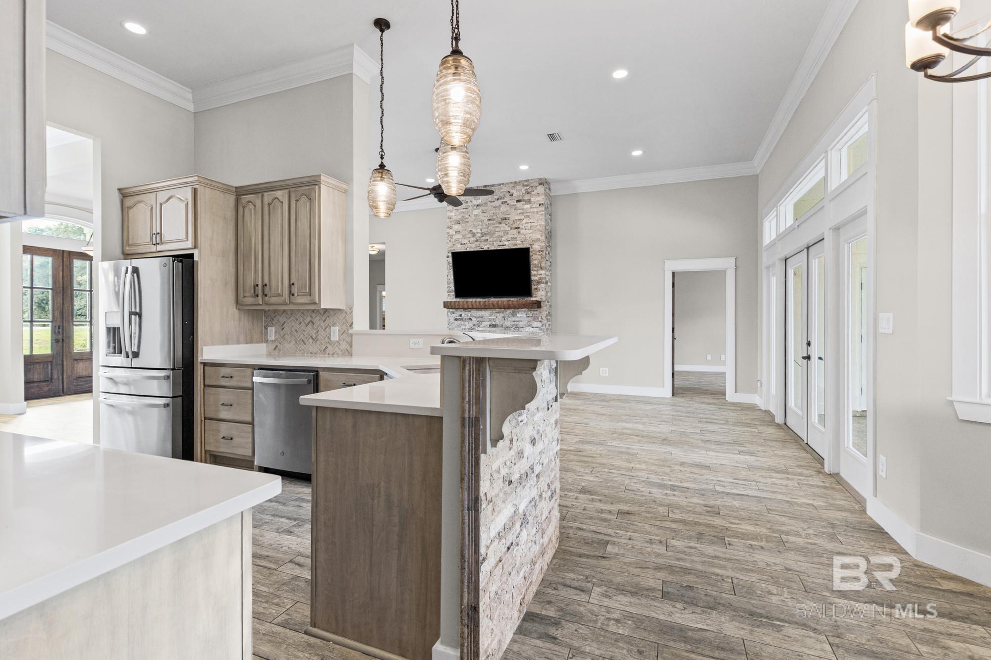 https://zimg.paragon.ice.com/ParagonImages/Property/PG/BCAR/398226/7/0/0/52ef9ae09dec758a3e2c53d4c7a0a4a3/7/0b5e4f9fb51f416475fda1a0b2b5b725/398226-13607efe-ffb6-44d4-a79a-cd5529bc74bf.JPG
