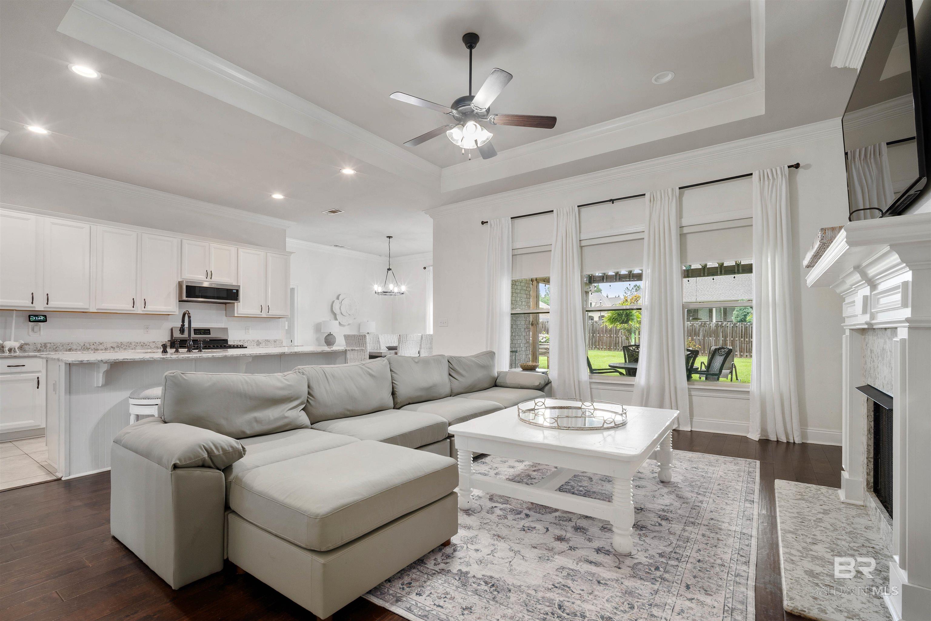 https://zimg.paragon.ice.com/ParagonImages/Property/PG/BCAR/398227/1/0/0/1ee6856746c28b0afe98971143c0523a/7/51a6b68feff93cbf3c7b26d66cc7f358/398227-c5dc81e1-9792-4103-a3b6-a476dc26ea90.JPG