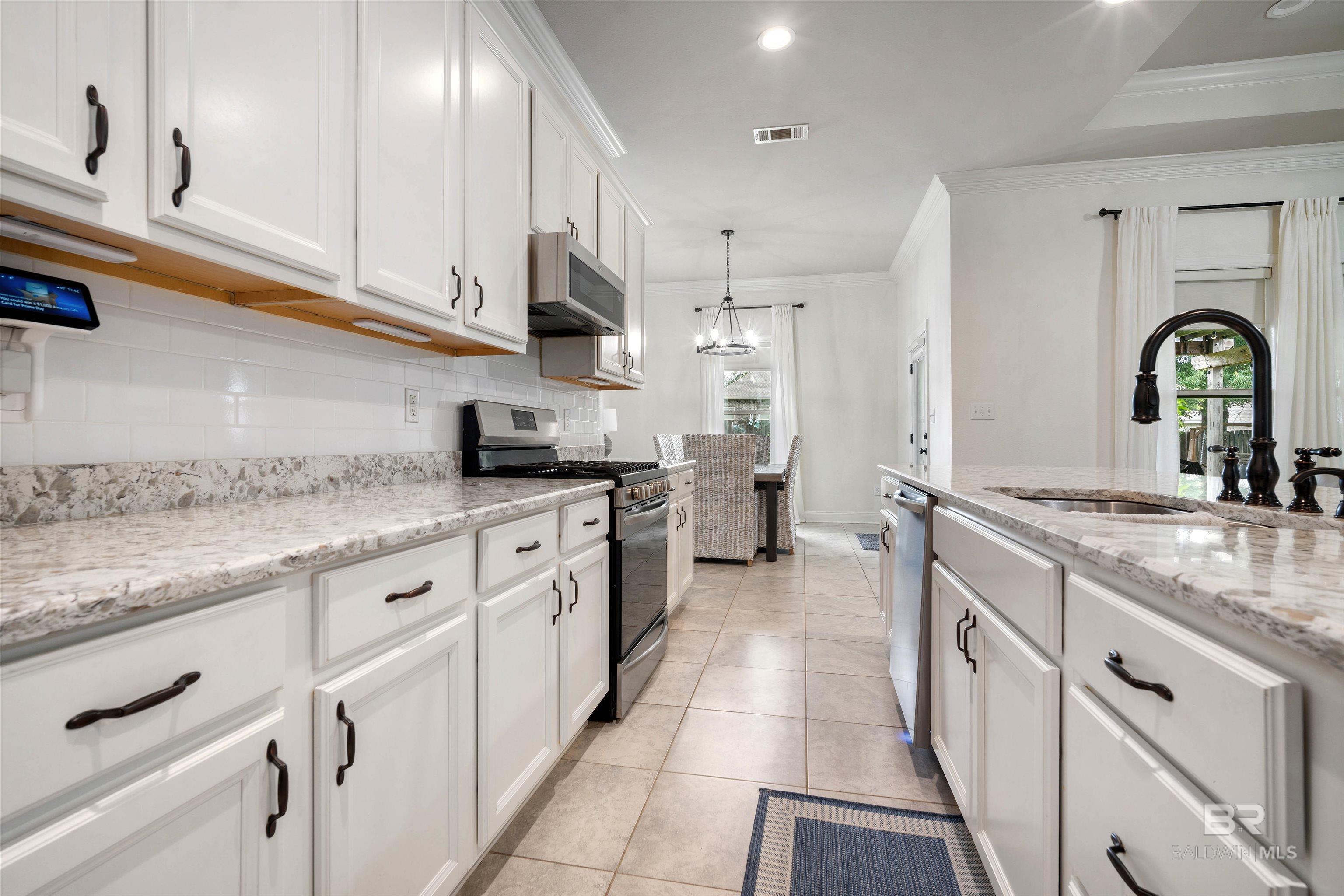 https://zimg.paragon.ice.com/ParagonImages/Property/PG/BCAR/398227/10/0/0/cb132da2d9dce62567282c4c63f5b056/7/51a6b68feff93cbf3c7b26d66cc7f358/398227-5a289768-13ec-4600-8c10-736ed1ab9ea6.JPG