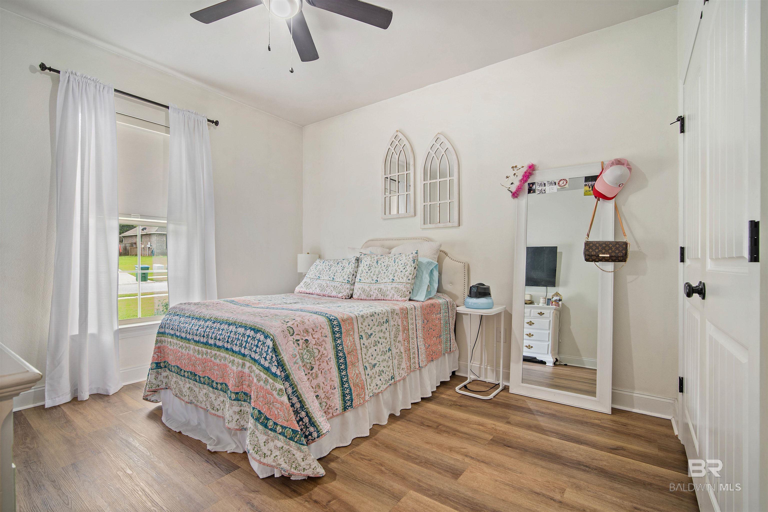 https://zimg.paragon.ice.com/ParagonImages/Property/PG/BCAR/398227/18/0/0/0a6aceb595993773ed637dec3959f863/7/51a6b68feff93cbf3c7b26d66cc7f358/398227-f43612f8-1a2e-4e1c-9202-786a885b85bc.JPG