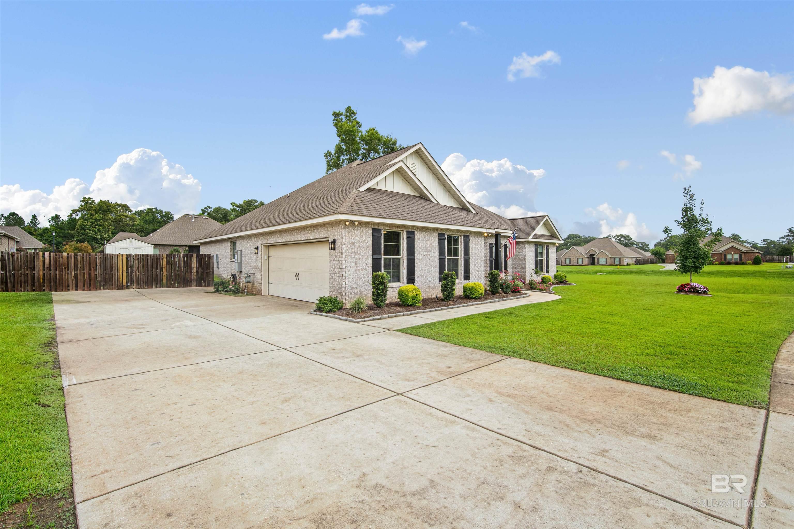 https://zimg.paragon.ice.com/ParagonImages/Property/PG/BCAR/398227/32/0/0/2293675159336c7bb4129ad4fa94577b/7/51a6b68feff93cbf3c7b26d66cc7f358/398227-178cec69-7760-4a84-901b-f5d9bfca51e6.JPG