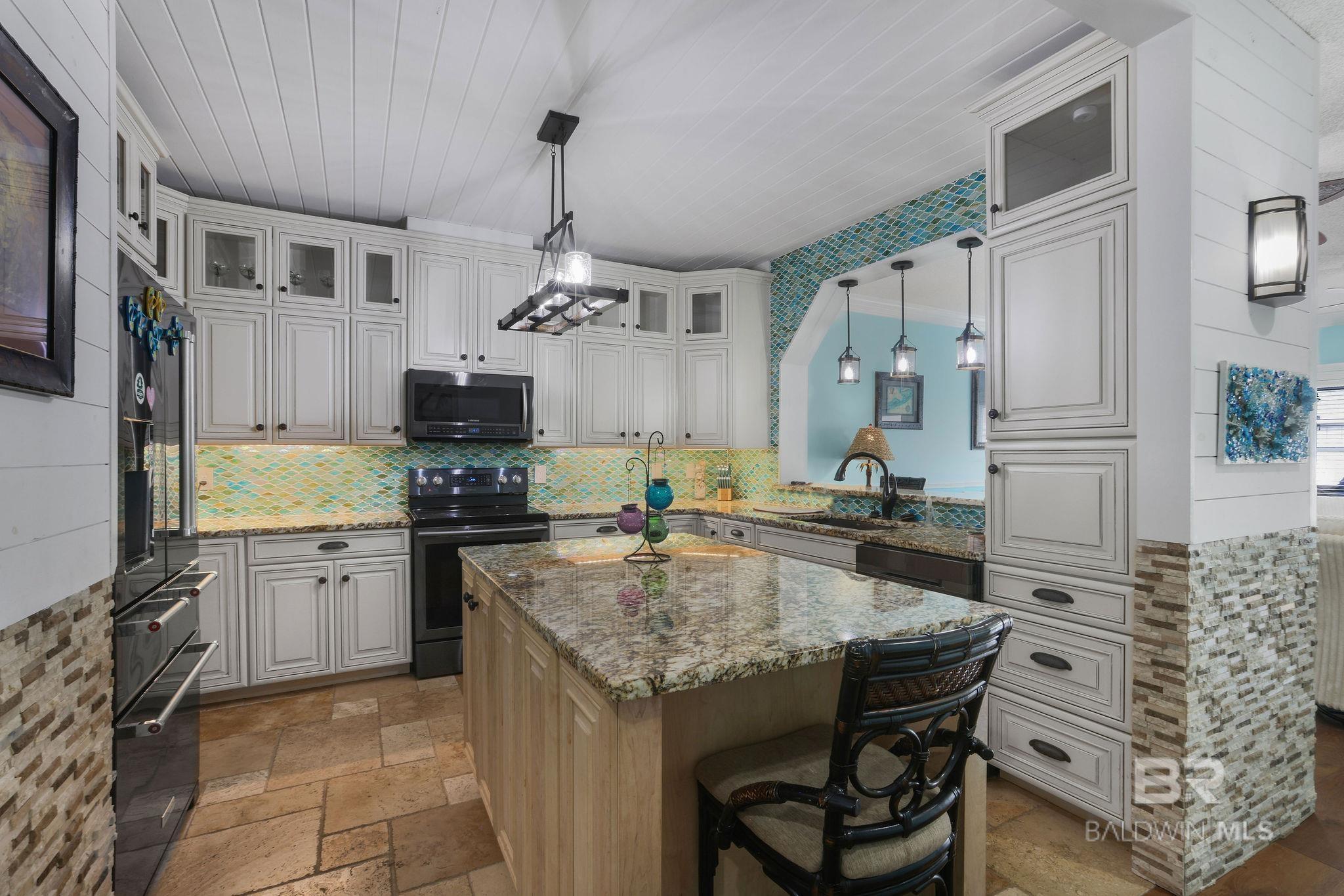 https://zimg.paragon.ice.com/ParagonImages/Property/PG/BCAR/398242/2/0/0/0bc0a39b15a2d42787ca67f94434c555/7/86035574ef24f5dc6e3fc0b249f7df89/398242-3726926b-ff12-40d1-bd59-ac1ddf1b2fba.JPG