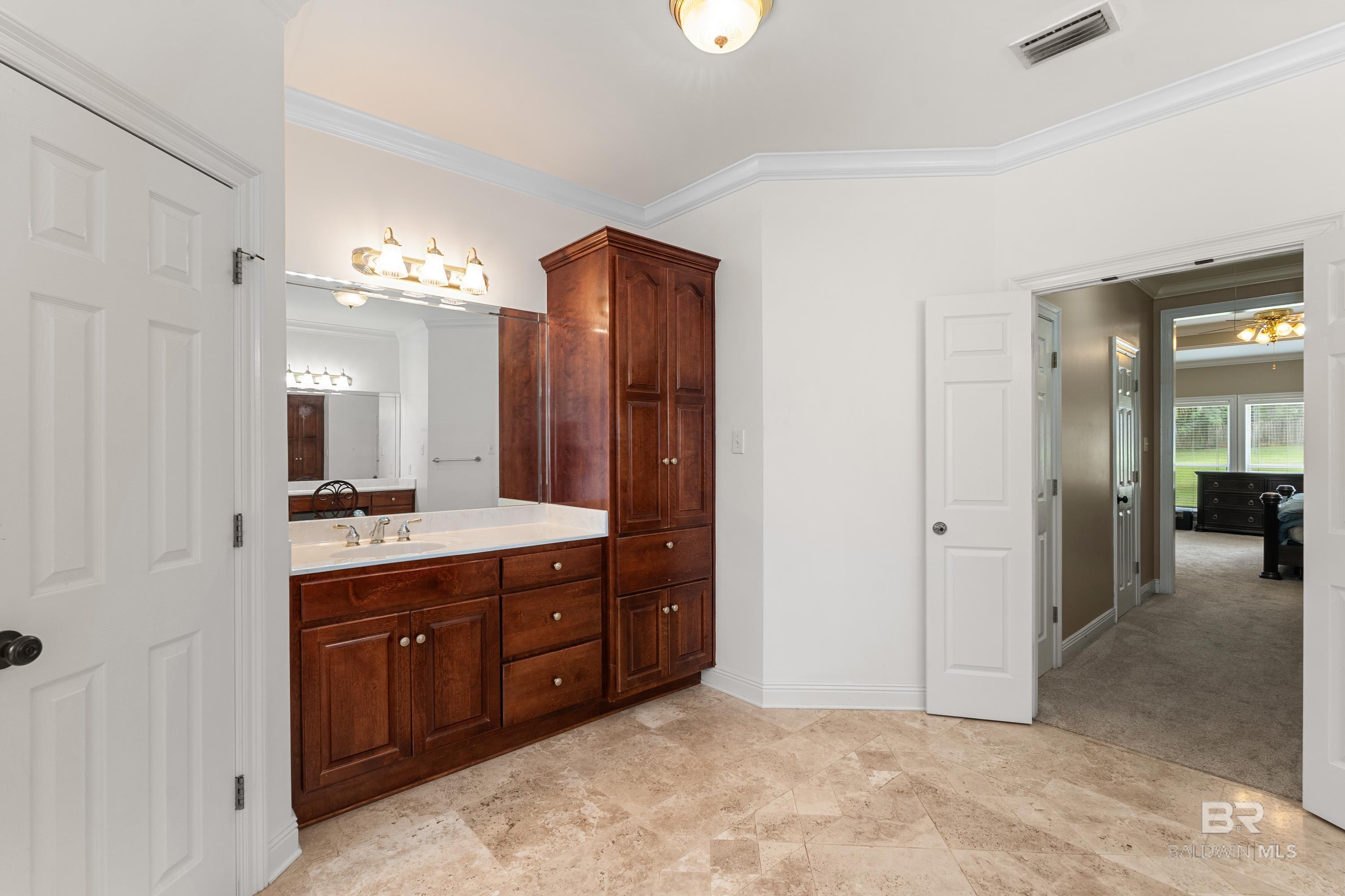 https://zimg.paragon.ice.com/ParagonImages/Property/PG/BCAR/398247/19/0/0/877d4b6e3ef75c51ab5f183997beb30f/7/c7b79246a5eac5ab028c910727268fdf/398247-5be1a59e-7e7b-4235-a7a2-05b09bf29bd5.JPG