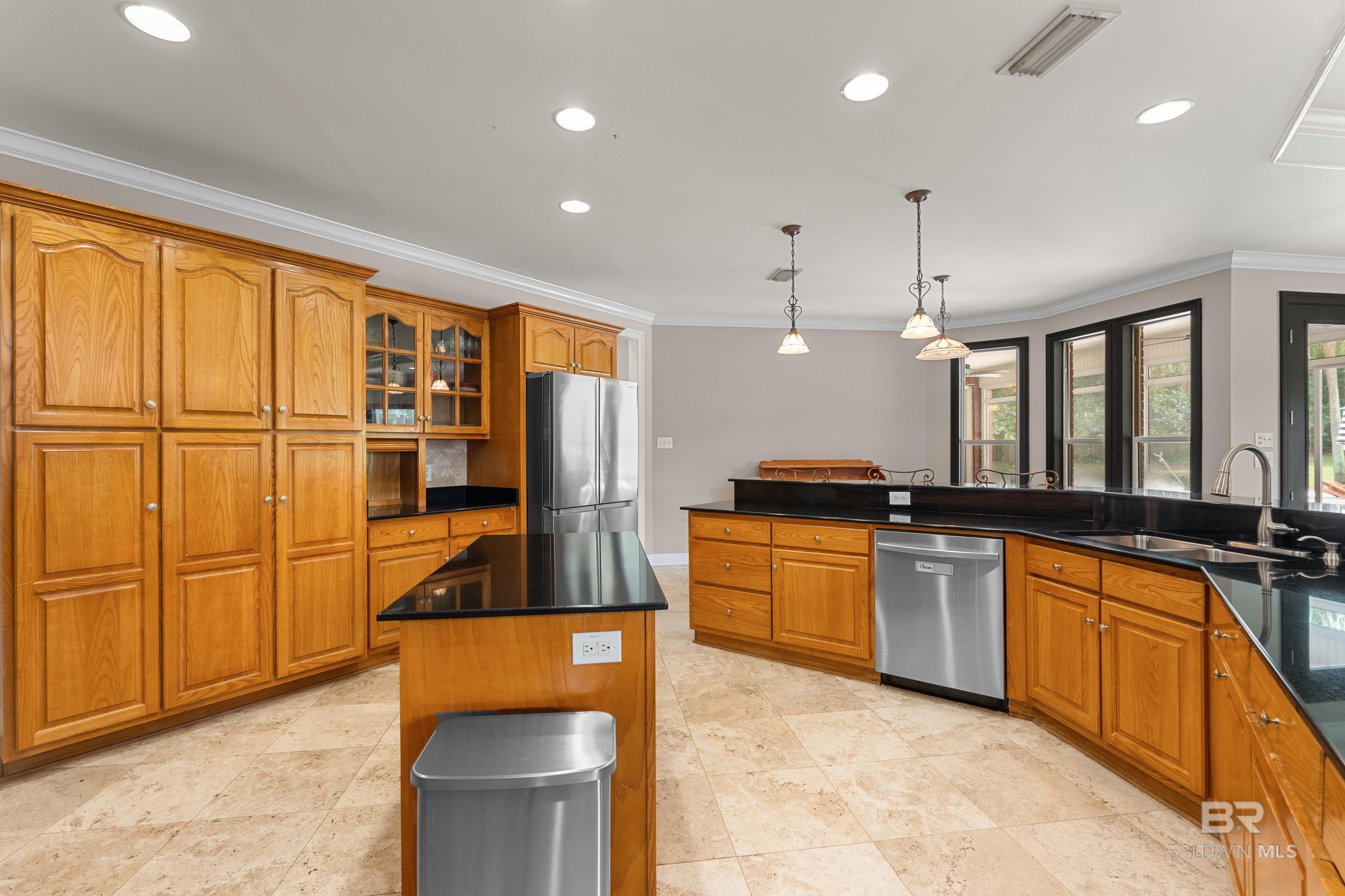 https://zimg.paragon.ice.com/ParagonImages/Property/PG/BCAR/398247/6/0/0/a02101242b7aa26f9bd06350b965a4ab/7/c7b79246a5eac5ab028c910727268fdf/398247-4da4c41c-695c-4691-a3da-047b6435a14f.JPG