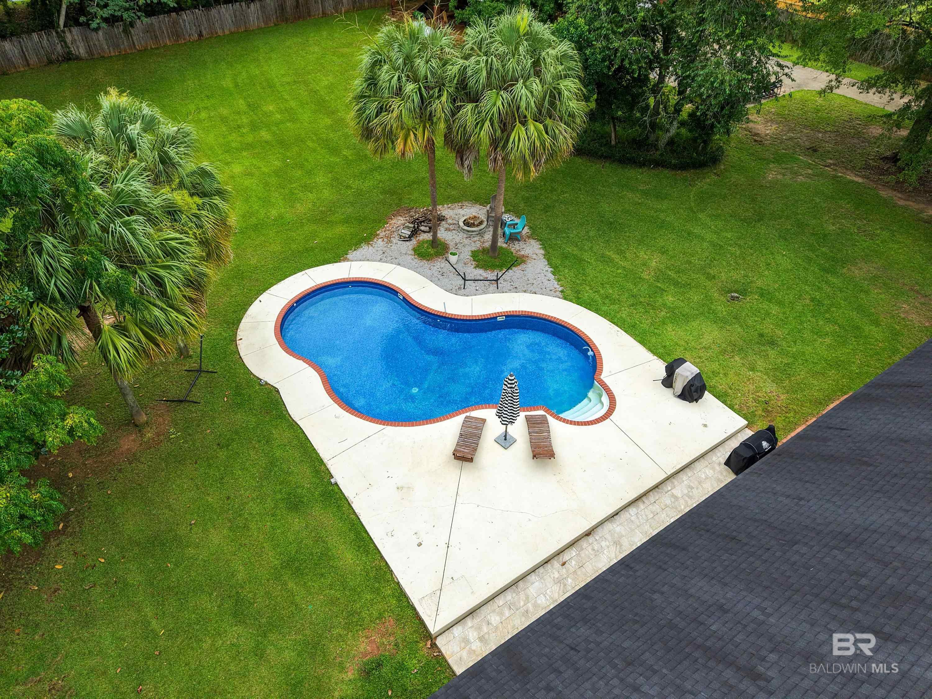 https://zimg.paragon.ice.com/ParagonImages/Property/PG/BCAR/398247/60/0/0/9e66c177f51b1b924c97b03ab1f3d4e2/7/c7b79246a5eac5ab028c910727268fdf/398247-a82b2797-eed3-41cb-a327-4fa2b5f88d4c.JPG