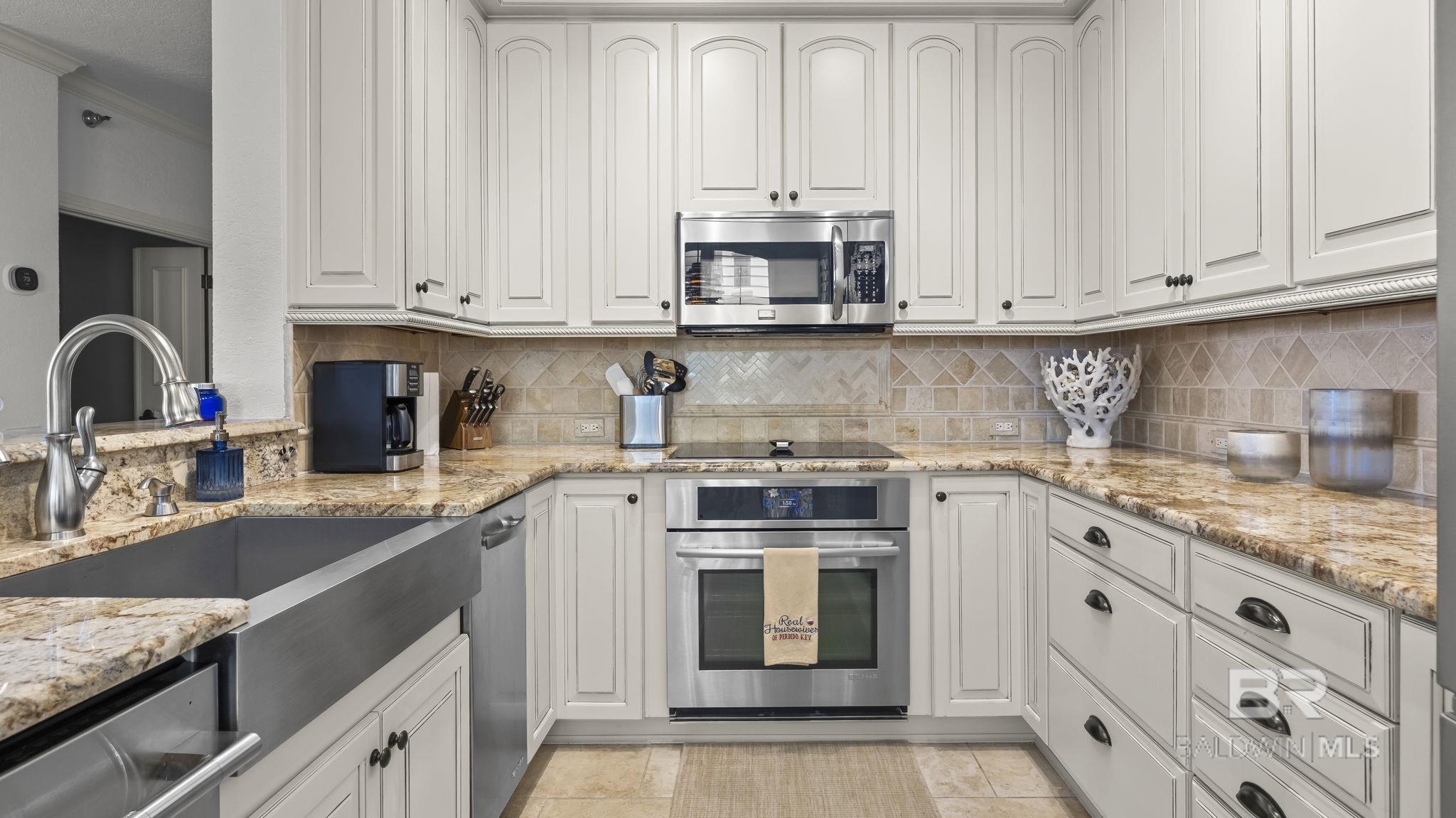 https://zimg.paragon.ice.com/ParagonImages/Property/PG/BCAR/398249/8/0/0/a2ec610b97a6b309a0ba4afc287f25af/7/8d7ac650df3595edd26393e2ae8be681/398249-728bfc02-e608-4964-a0a7-012977084304.JPG