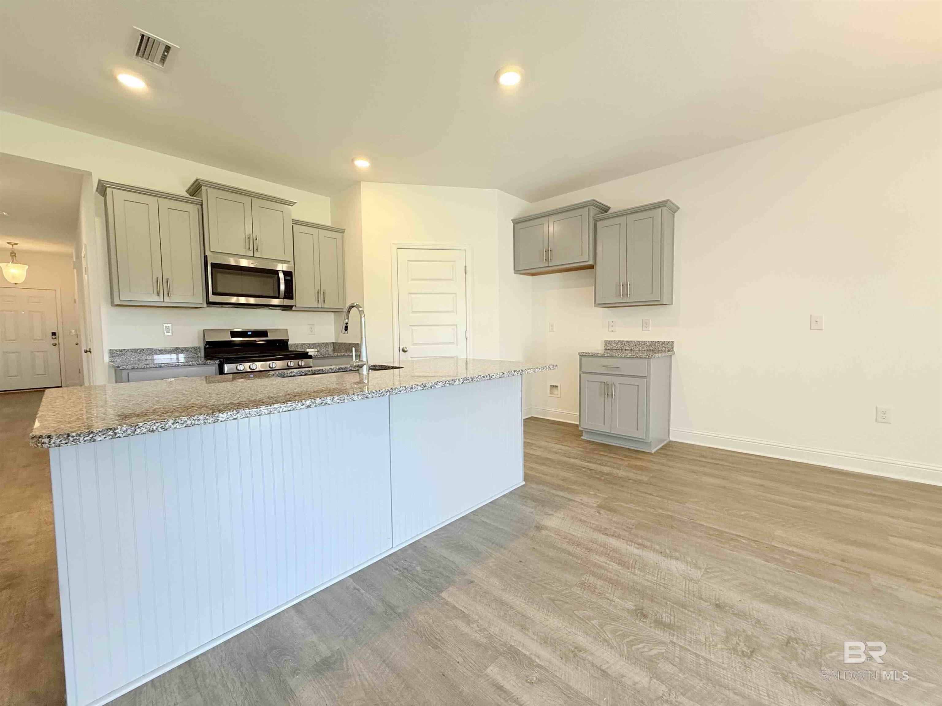 https://zimg.paragon.ice.com/ParagonImages/Property/PG/BCAR/398250/14/0/0/5b1c927df8df015b07db3a9769ca6432/7/20d1cce652dcee97cf69a50f2ea9b818/398250-E807D5A2-C0AE-4C50-803F-44B860BB13C8.JPG